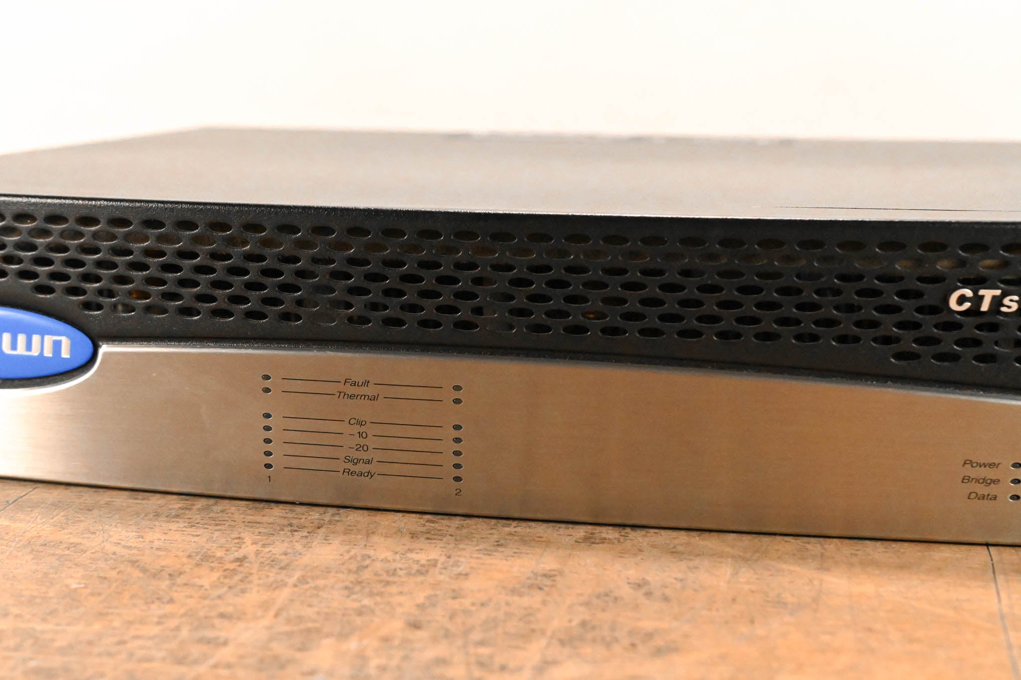 Crown CTs 600 Two-Channel 300W Power Amplifier
