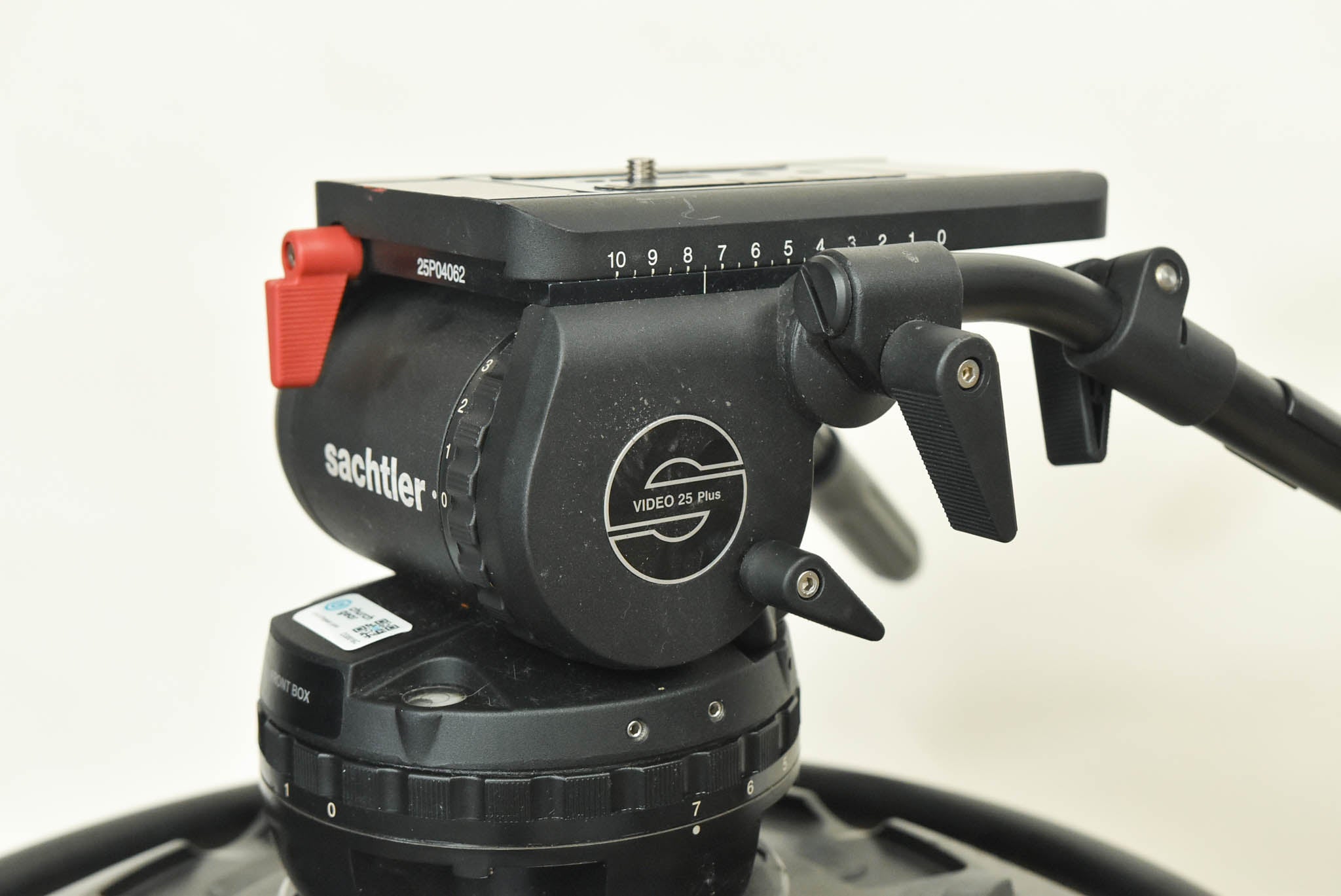 Sachtler Video 25 Plus With 5199 Combi Pedestal 1-40