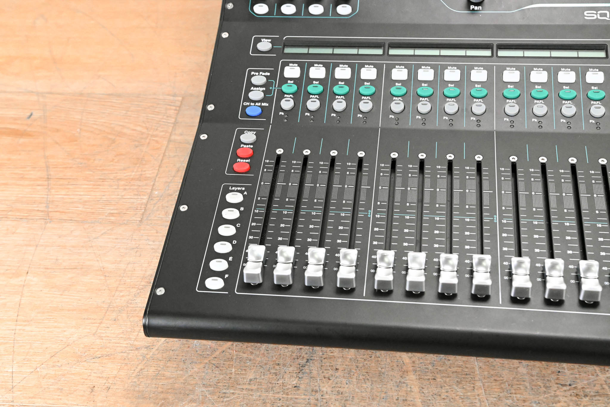 Allen & Heath SQ-6 48-Channel Compact Digital Audio Mixer