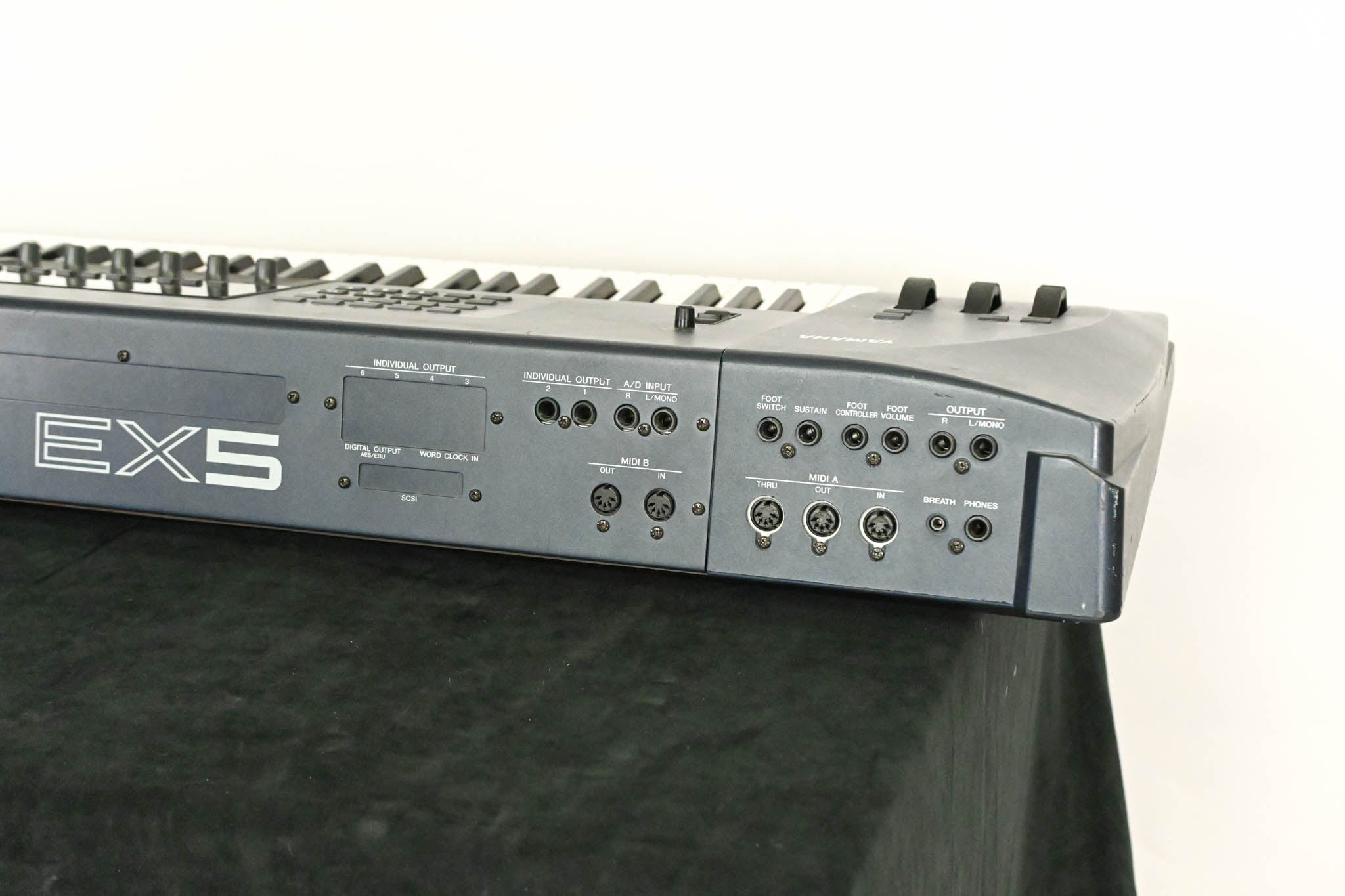 Yamaha EX5 76-key Synthesizer Workstation