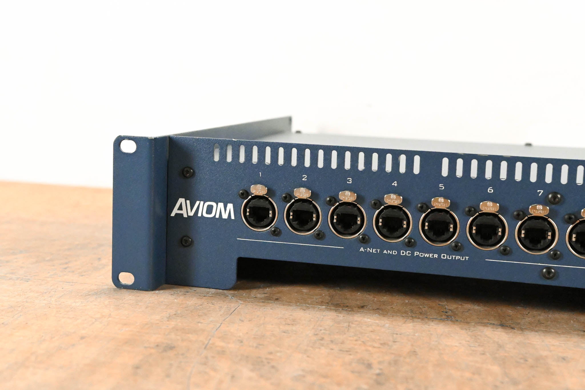 Aviom A-16D Pro A-Net Distributor