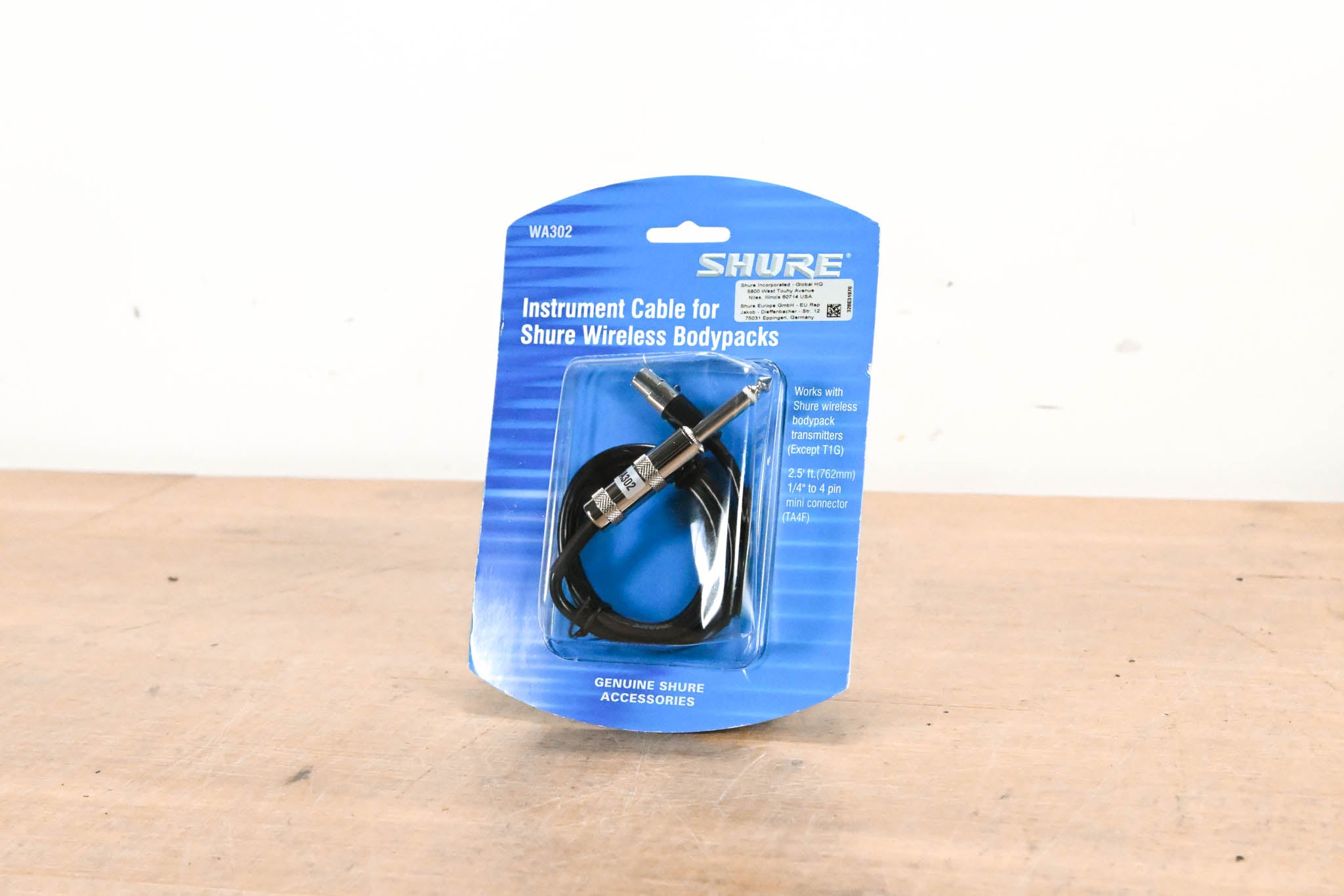 Shure WA302 TA4F to 1/4" Instrument Cable for Wireless Bodypacks - 2.5'