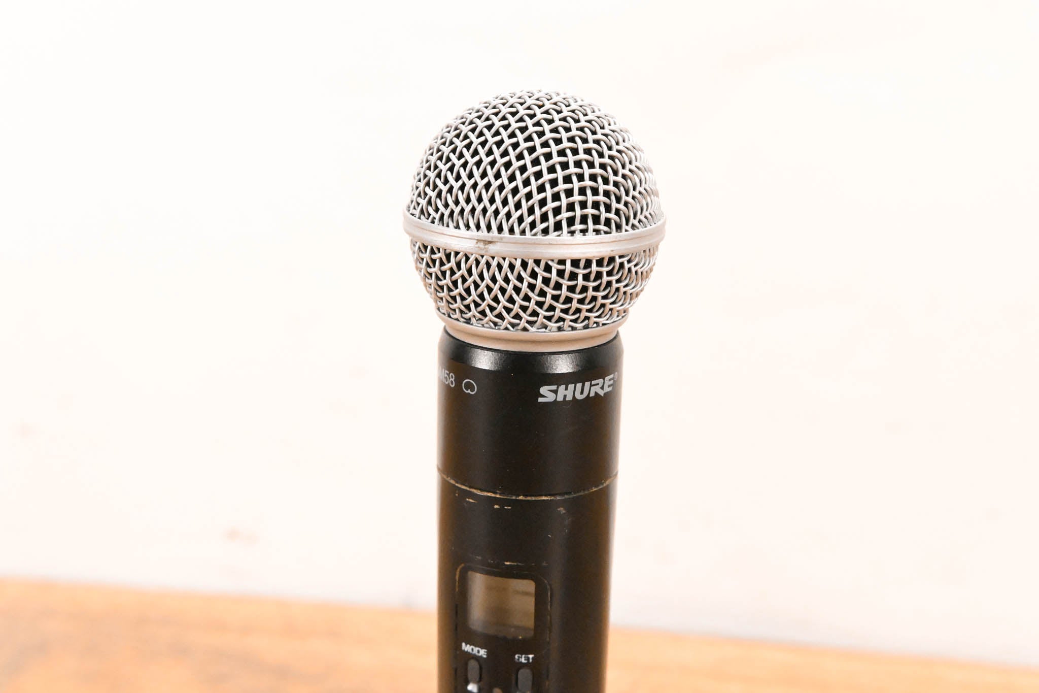 Shure ULXS24/58 Handheld Wireless System - J1 Band (NO POWER SUPPLY)