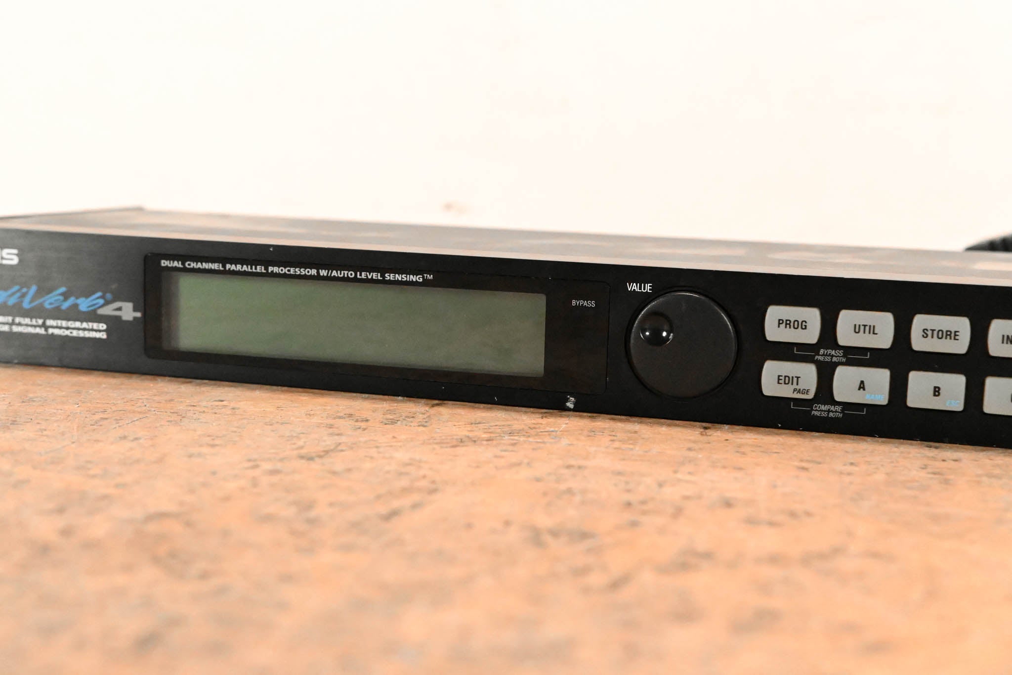 Alesis MidiVerb 4 Dual-Channel Parallel Multi-Effects Processor