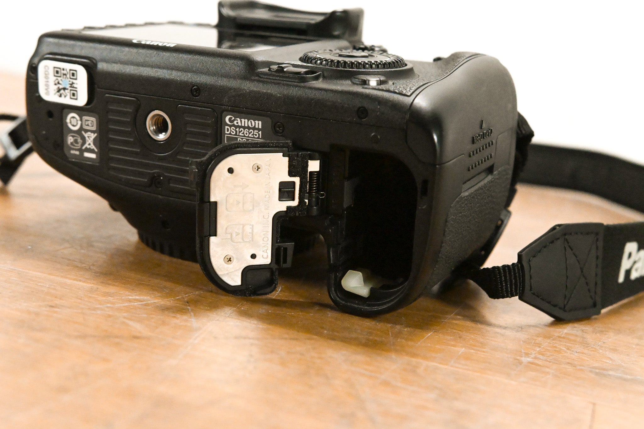 Canon EOS 7D DSLR Camera Body