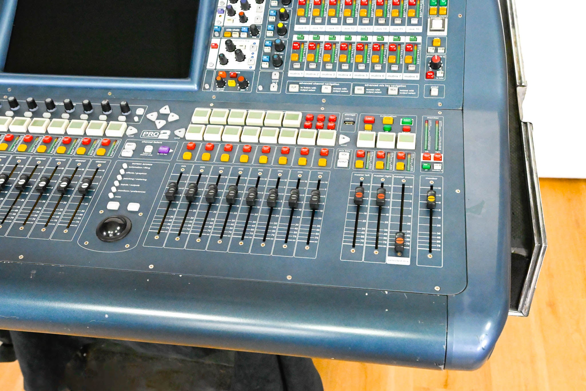 Midas PRO2 Live Digital Audio Mixing Console with Flight Case