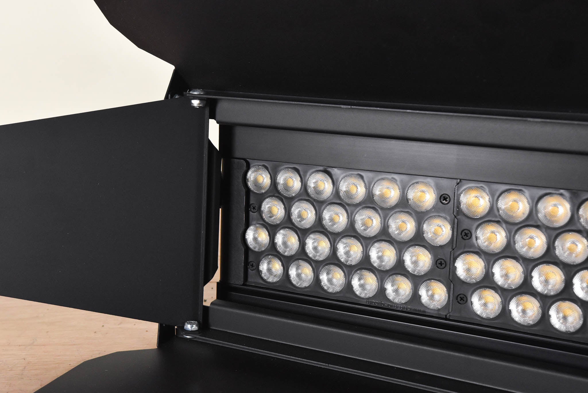 Chroma-Q Studio Force T 12 Tungsten White LED Fixture