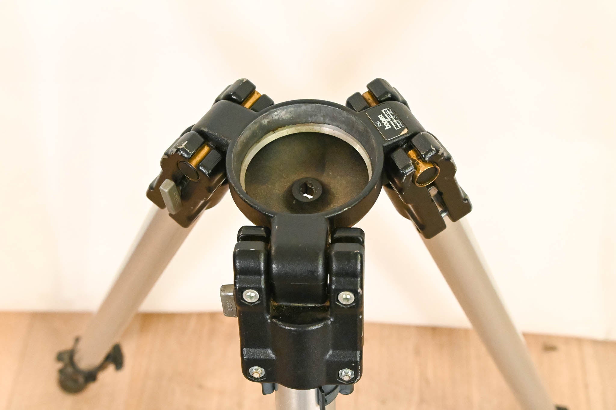 Manfrotto/Bogen 3061 Aluminum Tripod