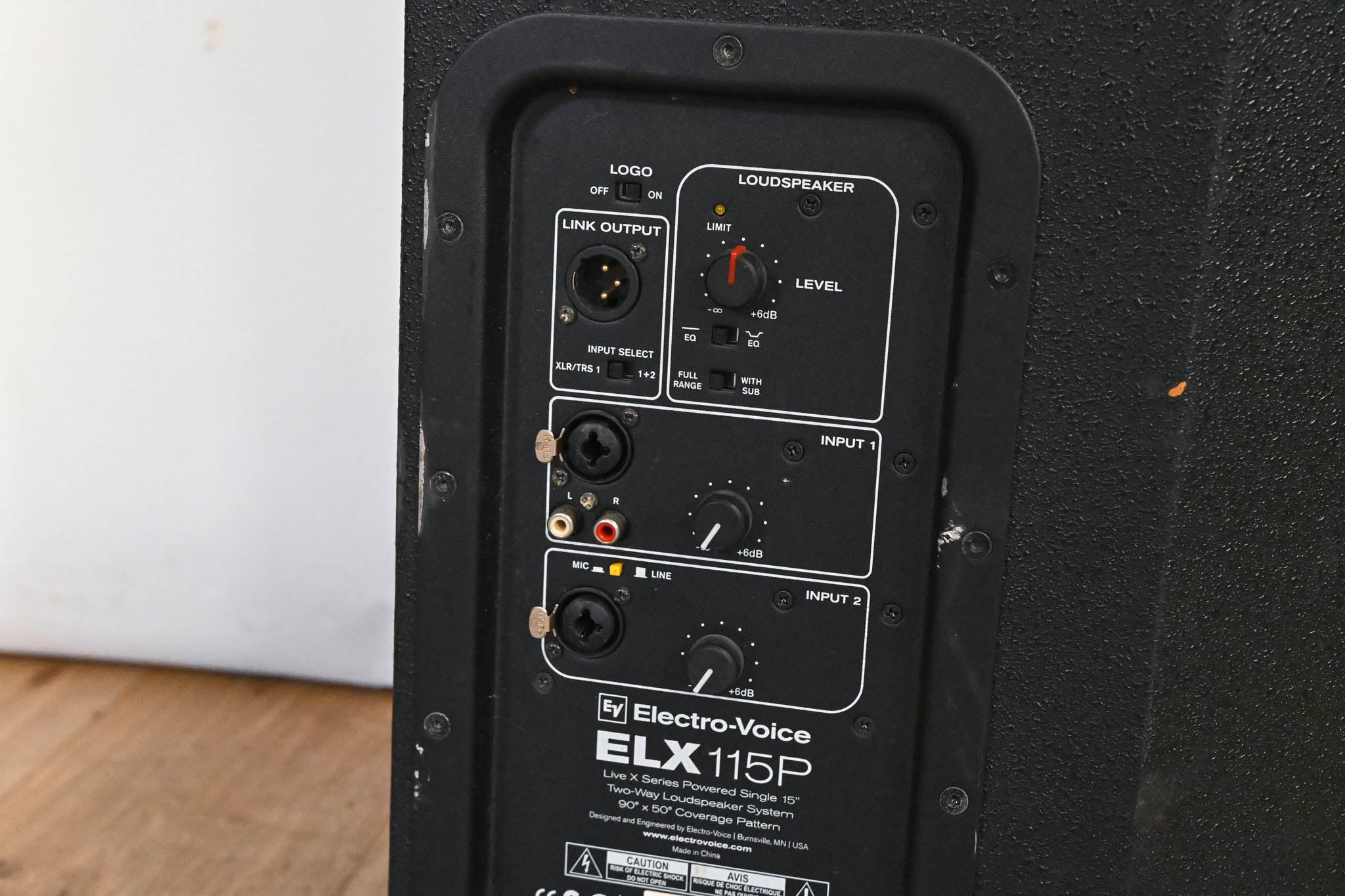 Electro-Voice (EV) ELX115P 15" Live X Two-Way Powered Loudspeaker