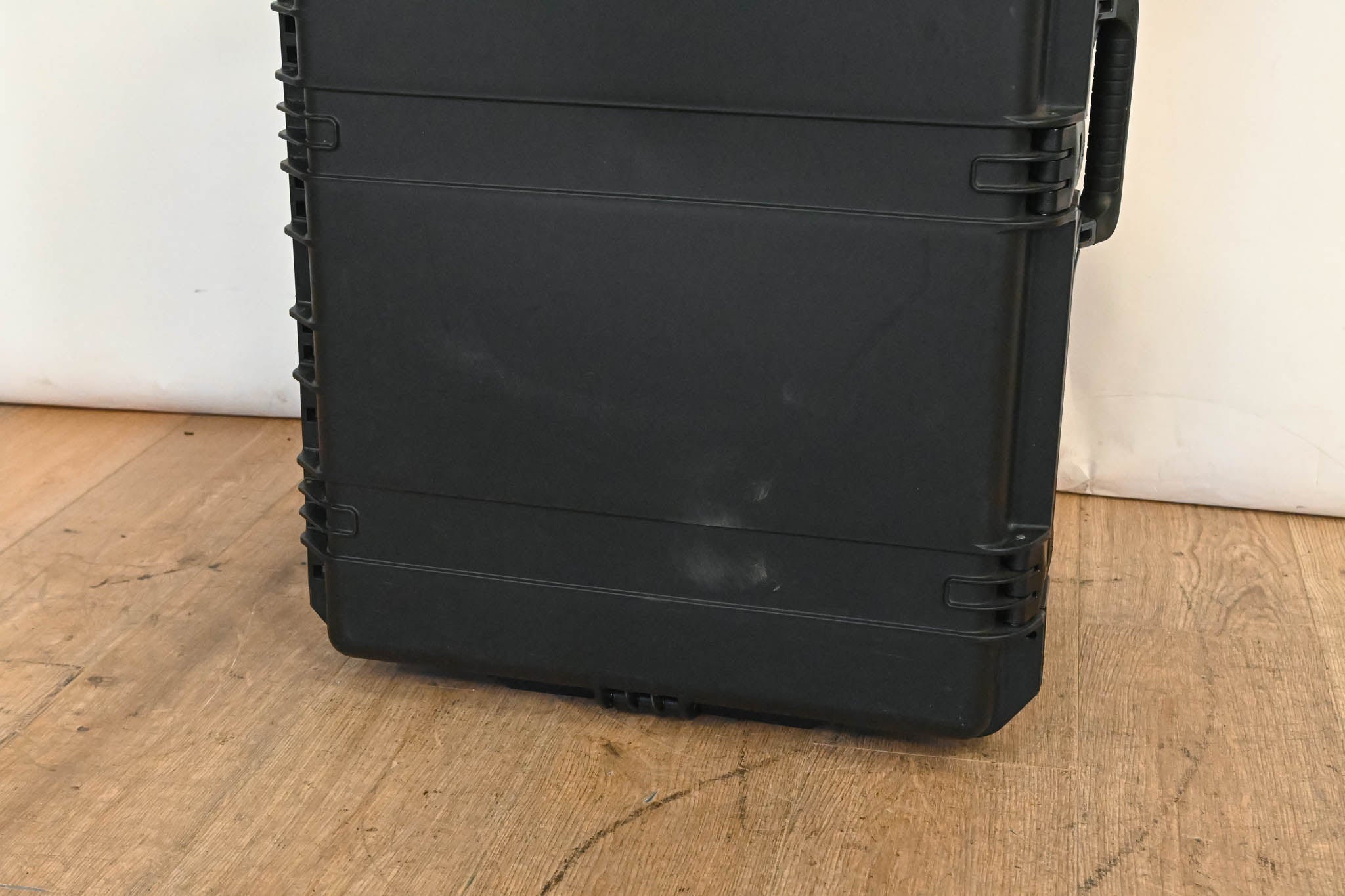 Pelican Storm Case iM2975 - Interior Dimensions: 29.8" x 20.8" x 10.2"