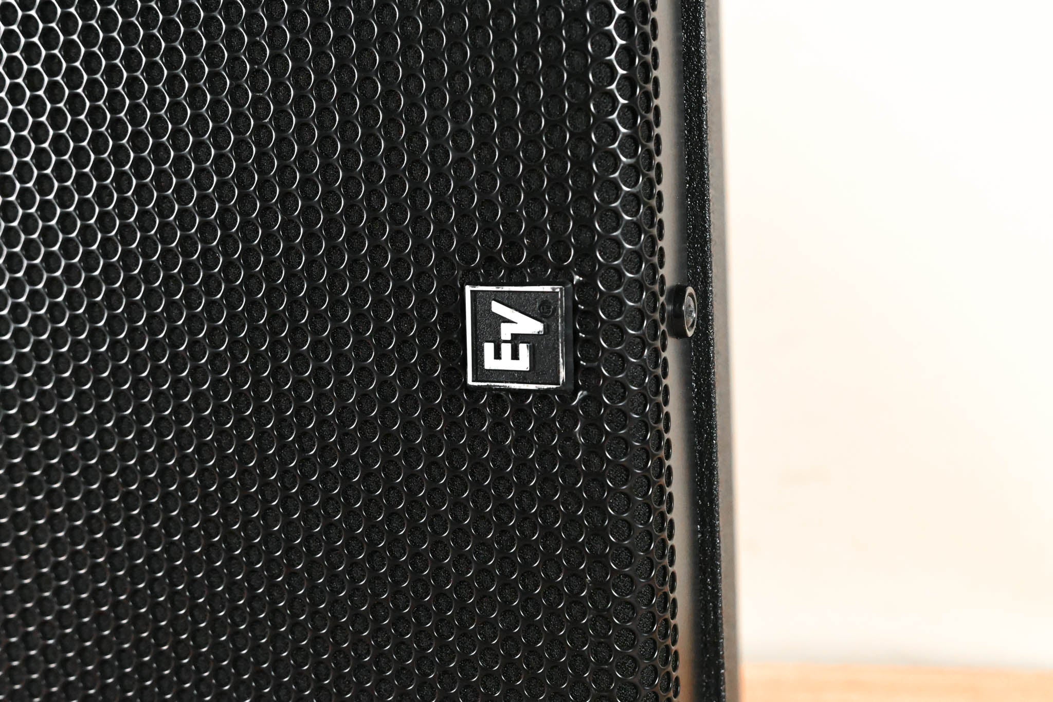 Electro-Voice (EV) Xi-1082 X-Array Install 8" 2-Way Loudspeaker (PAIR)
