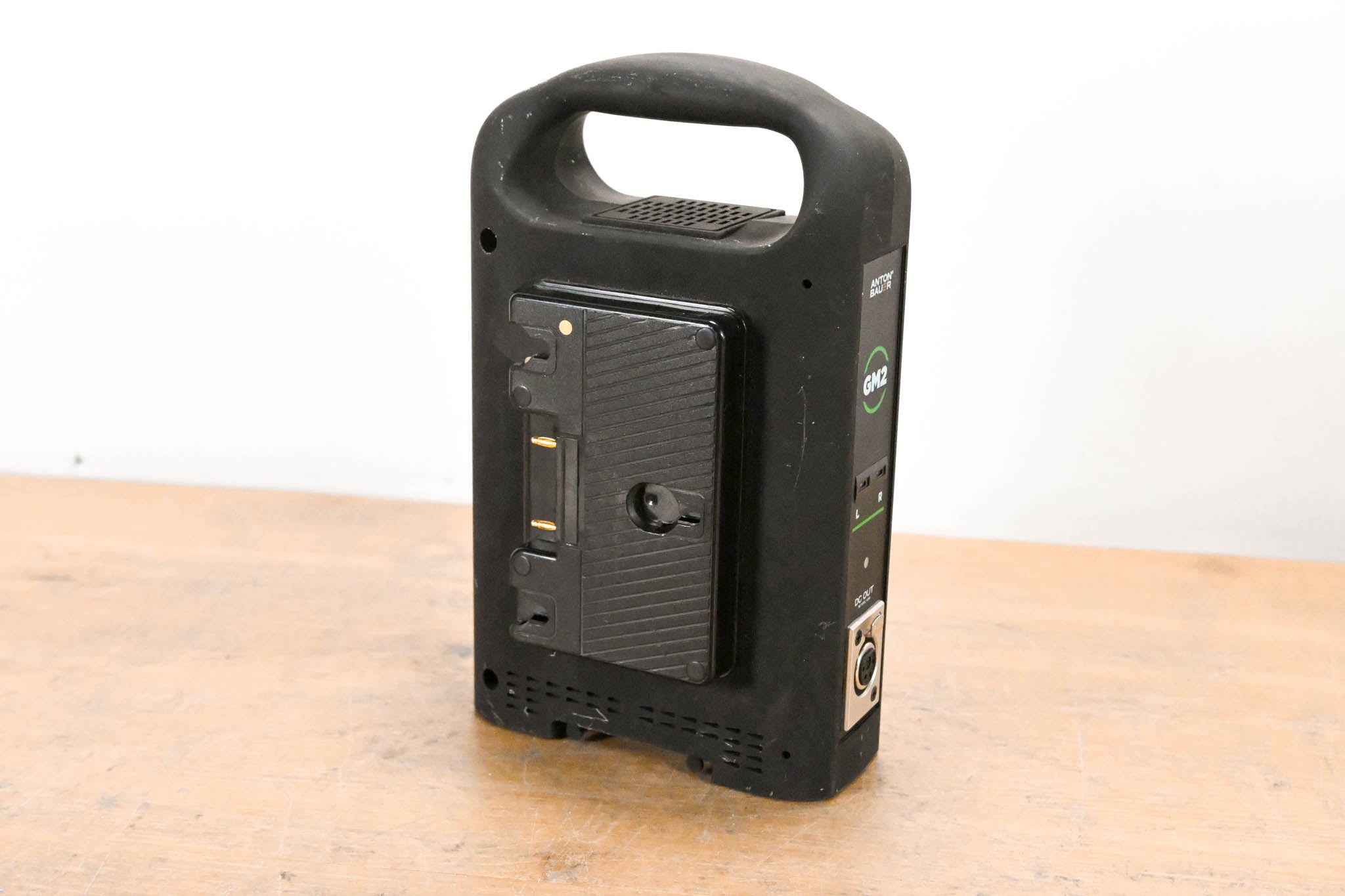 Anton Bauer GM2 Dual-Bay Charger with 4-Pin XLR Output (Gold Mount)