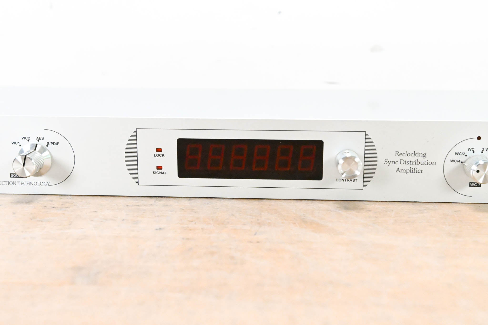 Antelope Audio Isochrone DA Reclocking Sync Distribution Amplifier