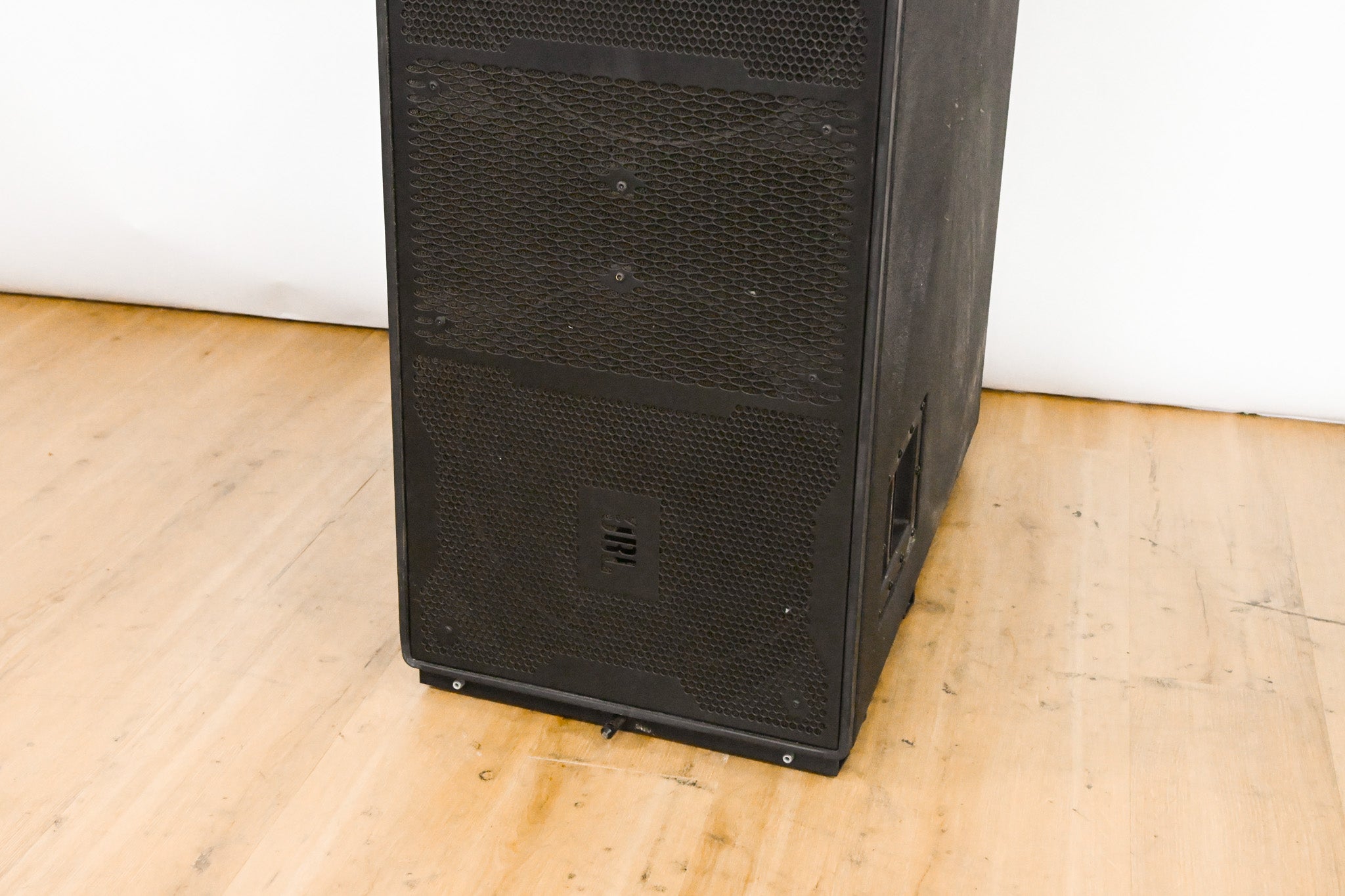 JBL VT4882DP Powered Dual 15" VerTec Line Array Subwoofer