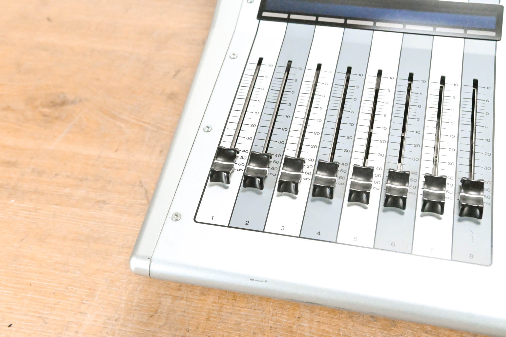 Yamaha TF1 16-Channel Digital Mixing Console