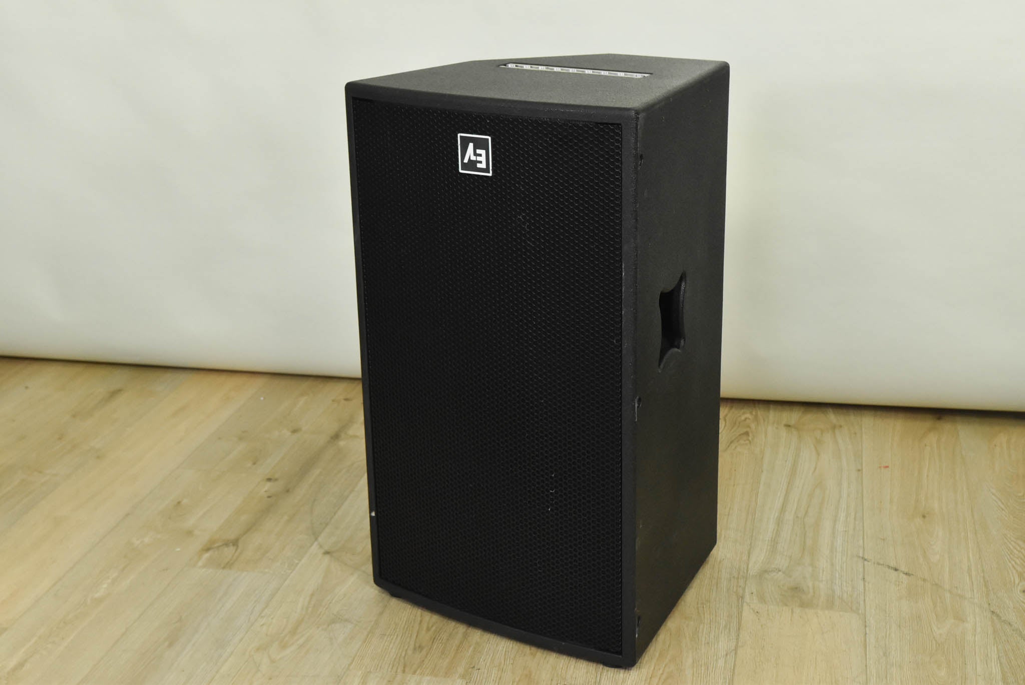 Electro-Voice (EV) QRx-115/75 2-Way Passive Loudspeaker