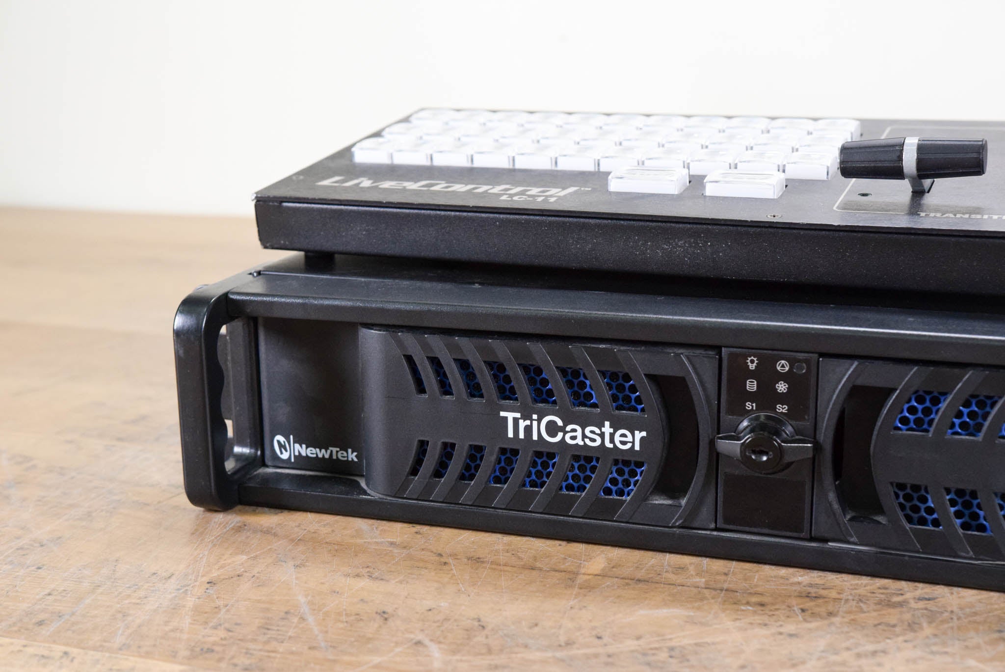 NewTek TriCaster TCXD455 Video Switcher w/ TCXD455 CS