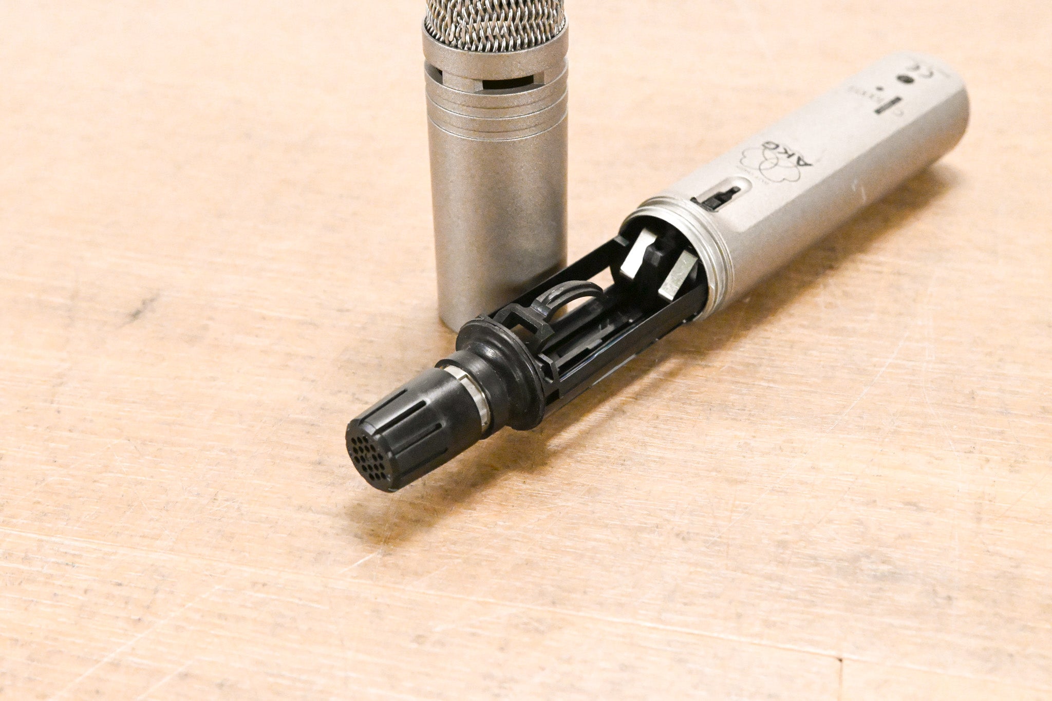 AKG C1000 S Small-Diaphragm Condenser Microphone