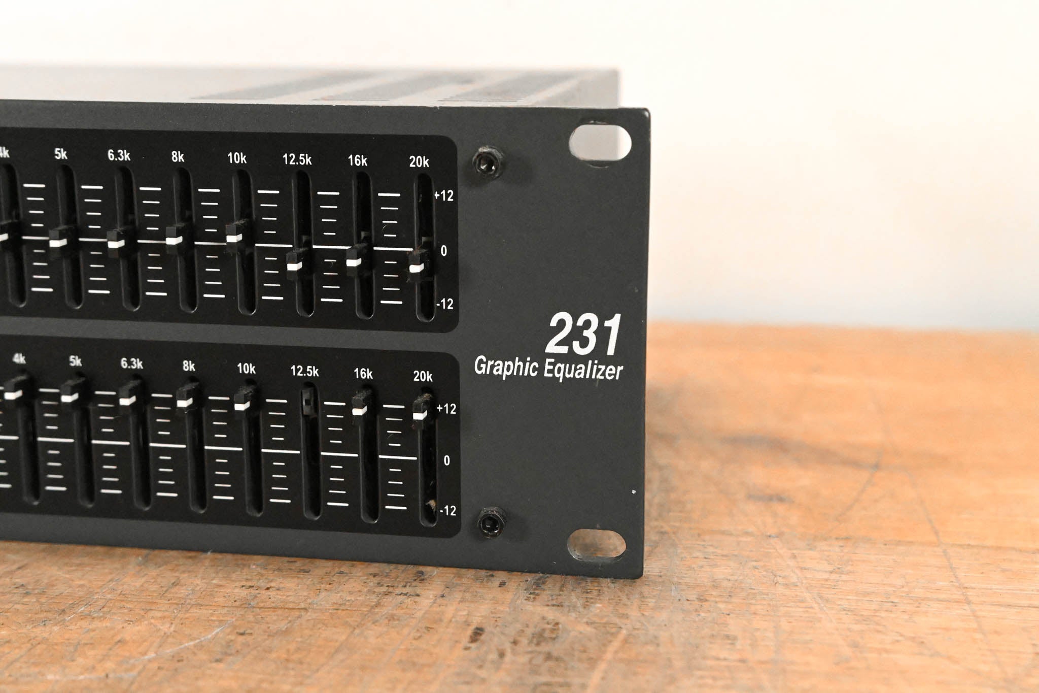 dbx 231 Dual-Channel 31-Band Graphic Equalizer