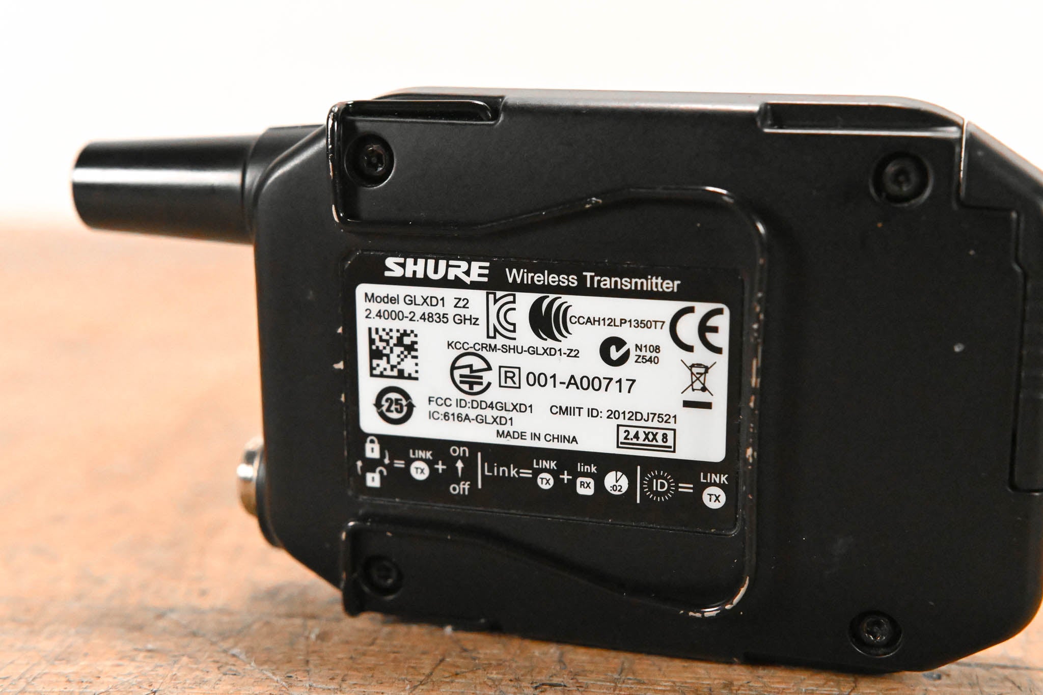Shure GLXD16-Z2 Digital Guitar Pedal Wireless System
