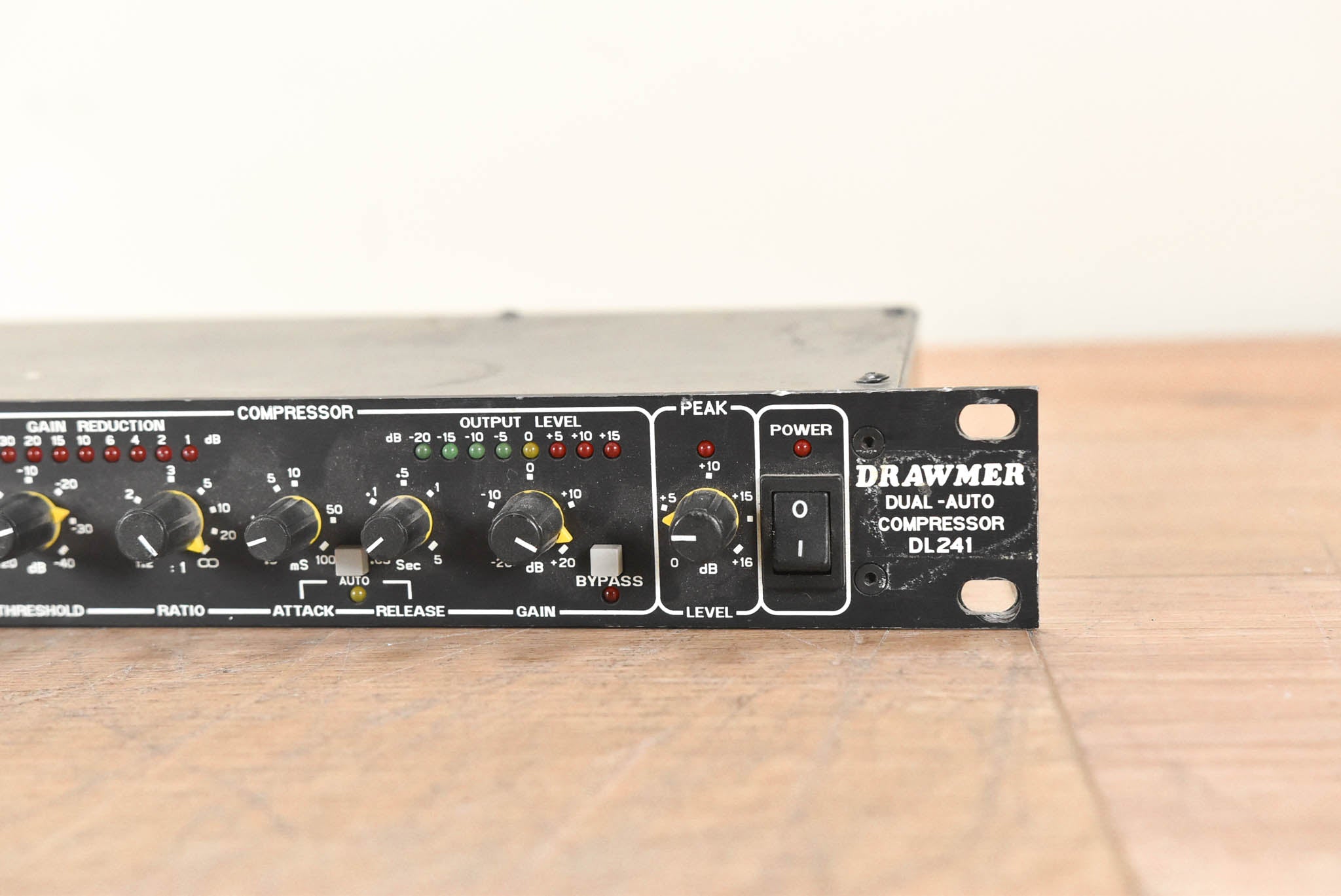 Drawmer DL241 Dual-Channel Auto Compressor