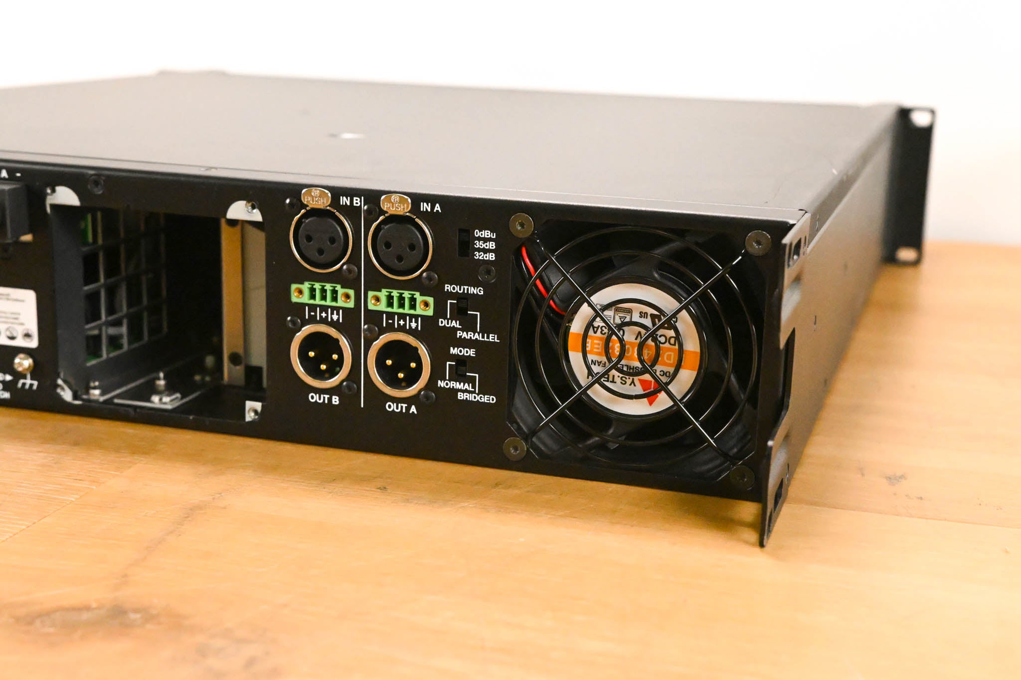Electro-Voice (EV) TG-7 Tour-Grade Stereo Power Amplifier
