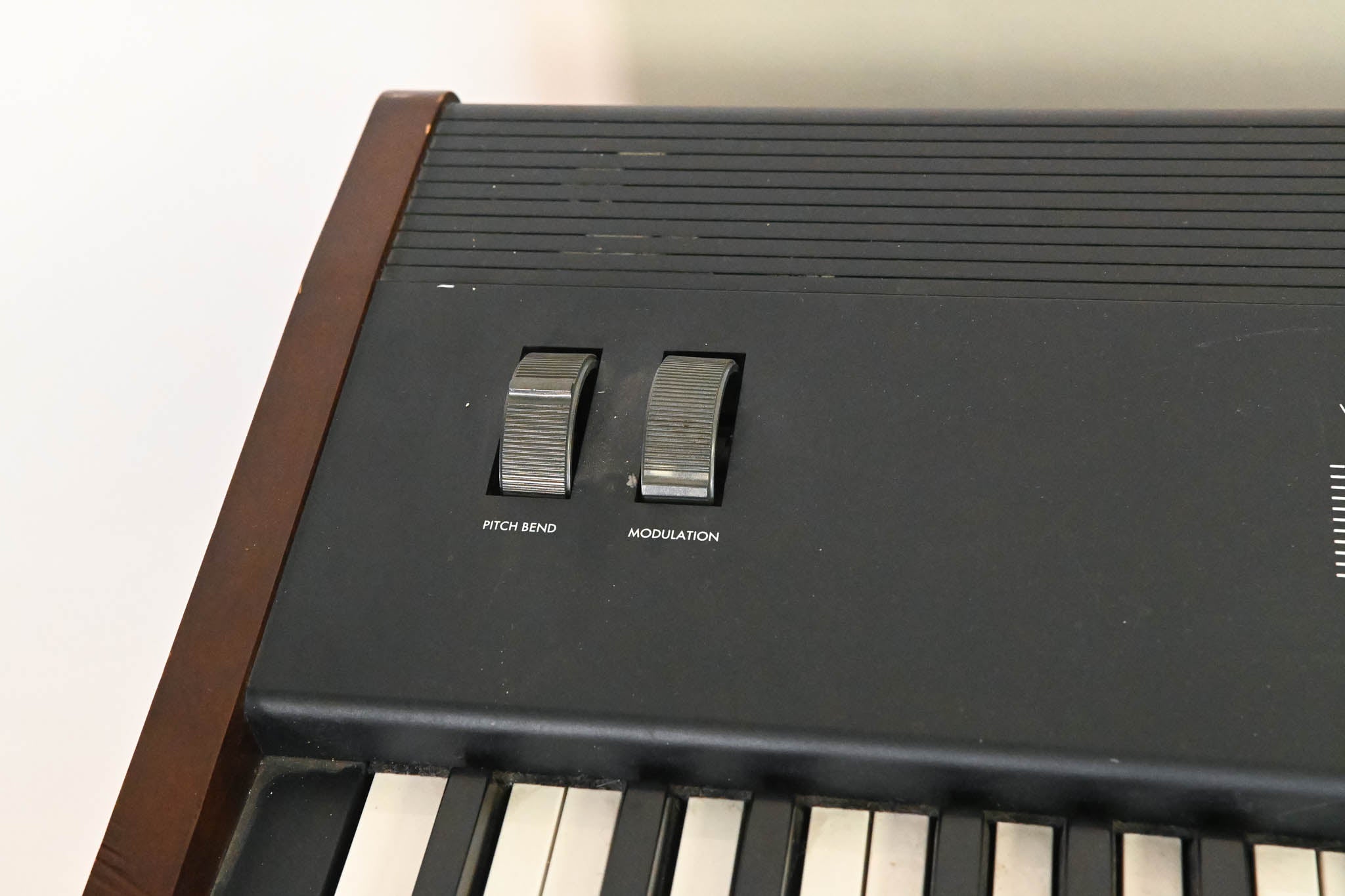 Korg N1 88-Note Weighted-Key Music Synthesizer (NO PSU)