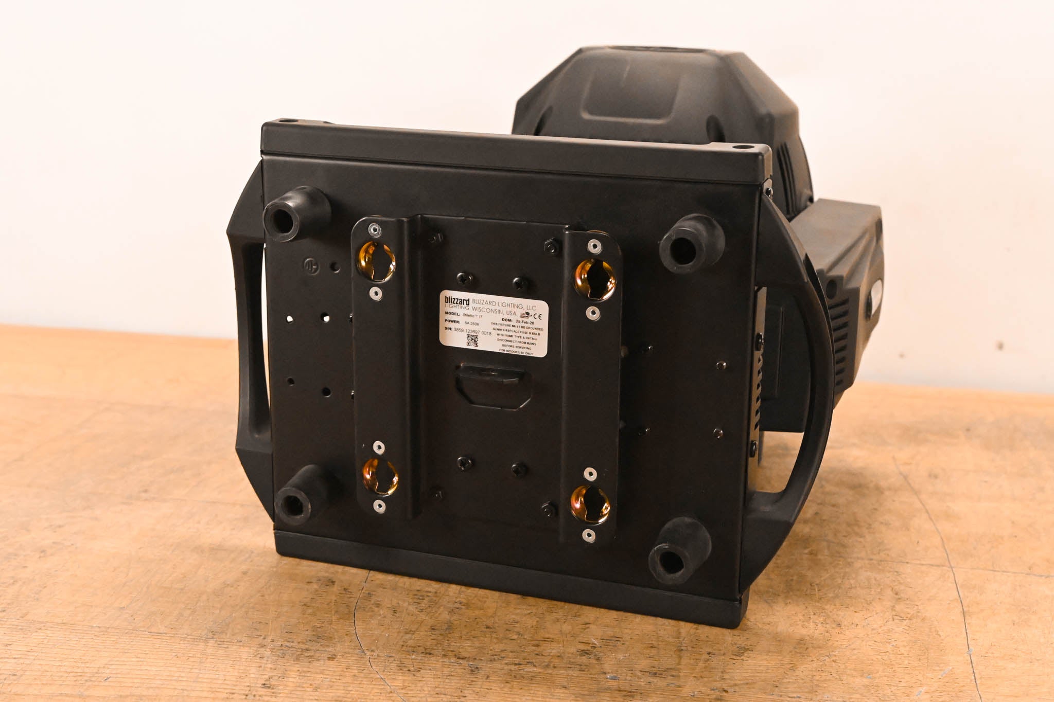 Blizzard Lighting Stiletto i7 RGBW LED Moving Head Wash Light