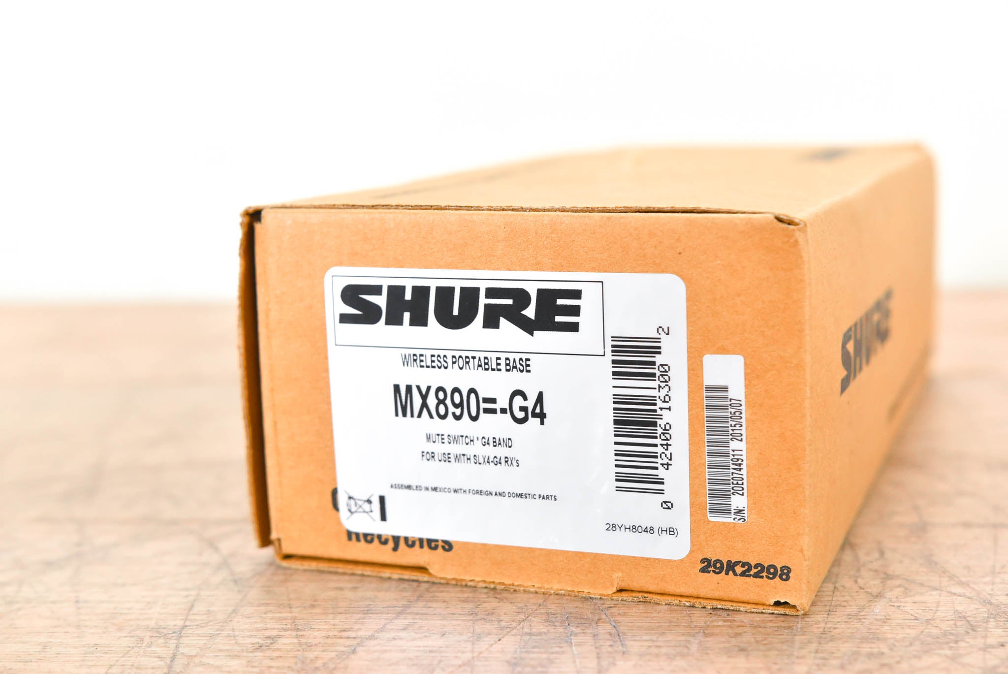 Shure MX890 Wireless Desktop Base - G4 Band: 470-494 MHz