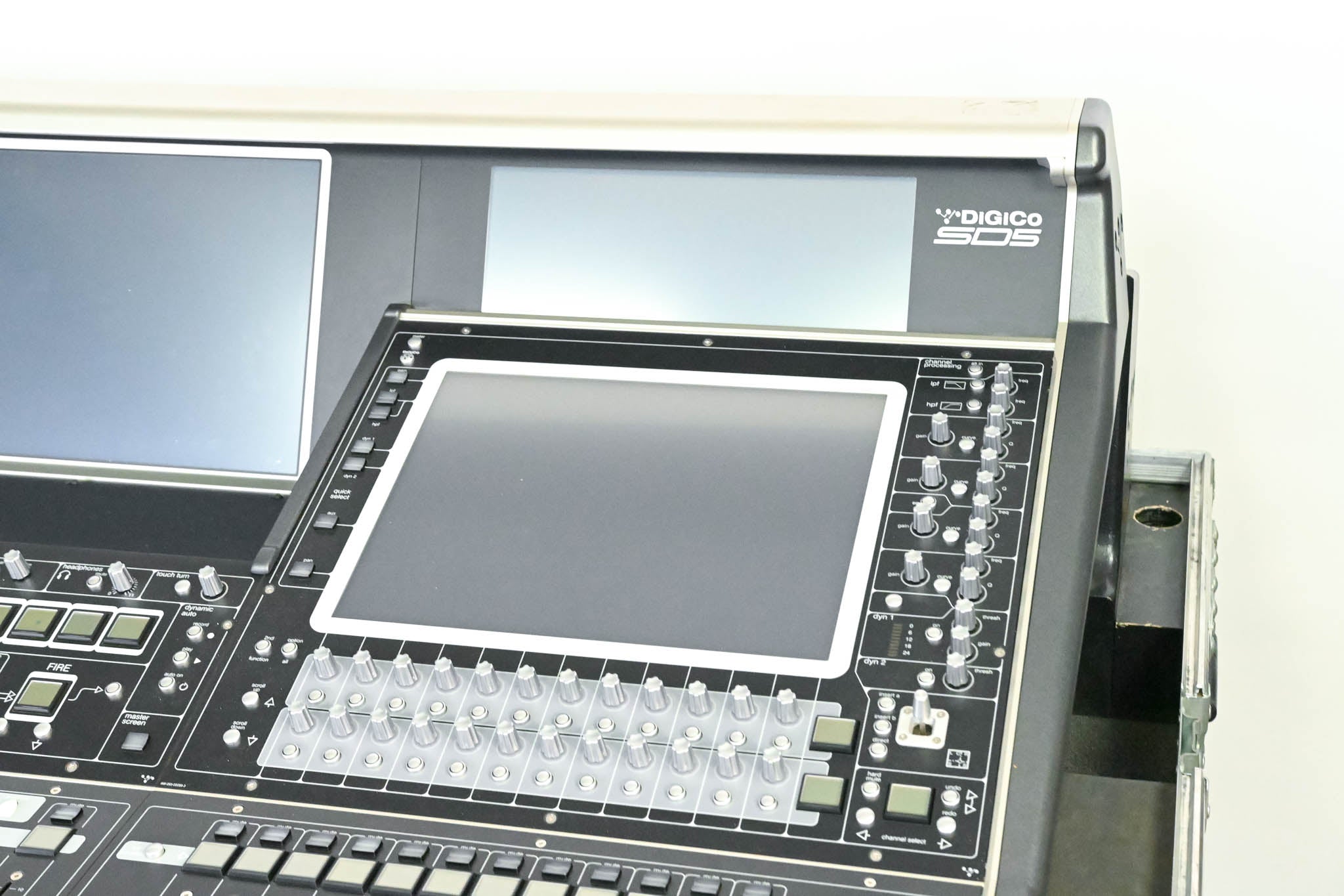 DiGiCo SD5 Digital Mixing Console w/ Waves Card, ST Optical & Road Case