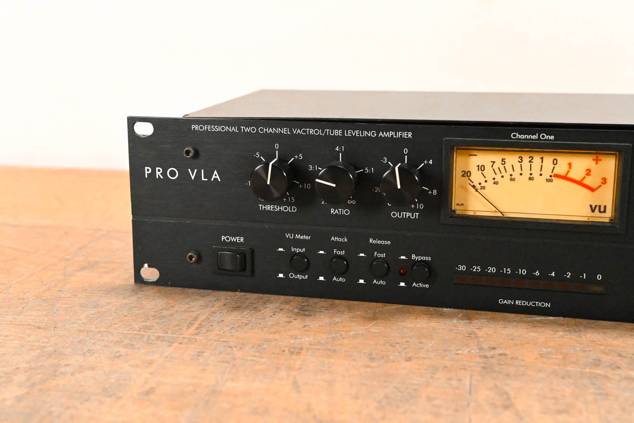 ART PRO VLA 2-Channel Vectrol-Based Compressor / Leveling Amplifier