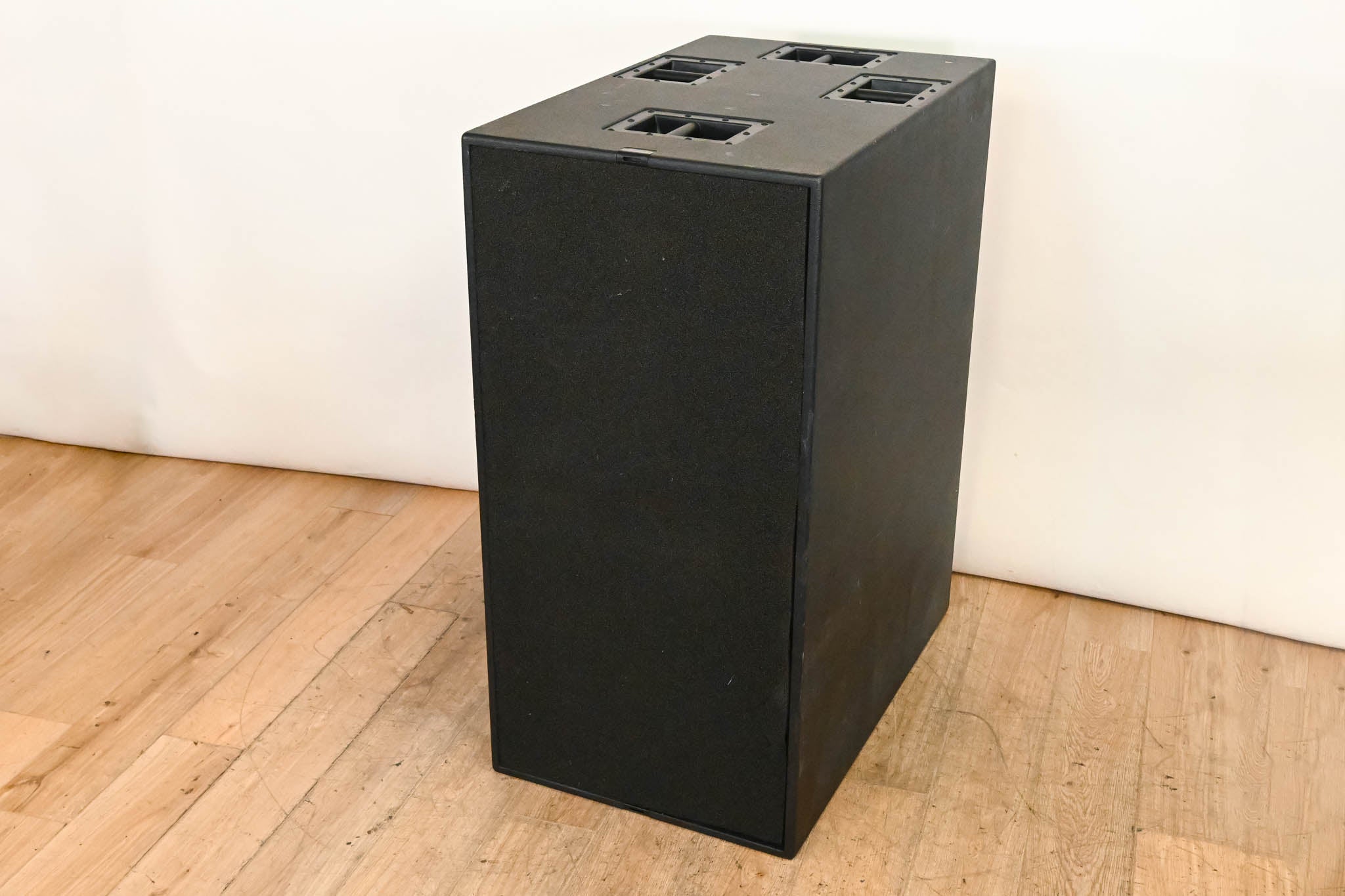 d&b audiotechnik B2-SUB 2 x 18" Passive Subwoofer