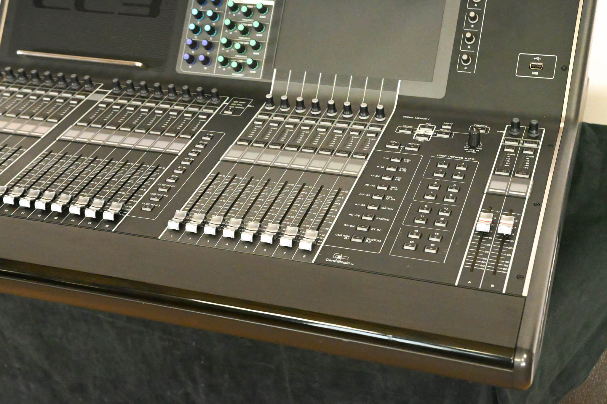 Yamaha CL3 Digital Audio Mixing Console