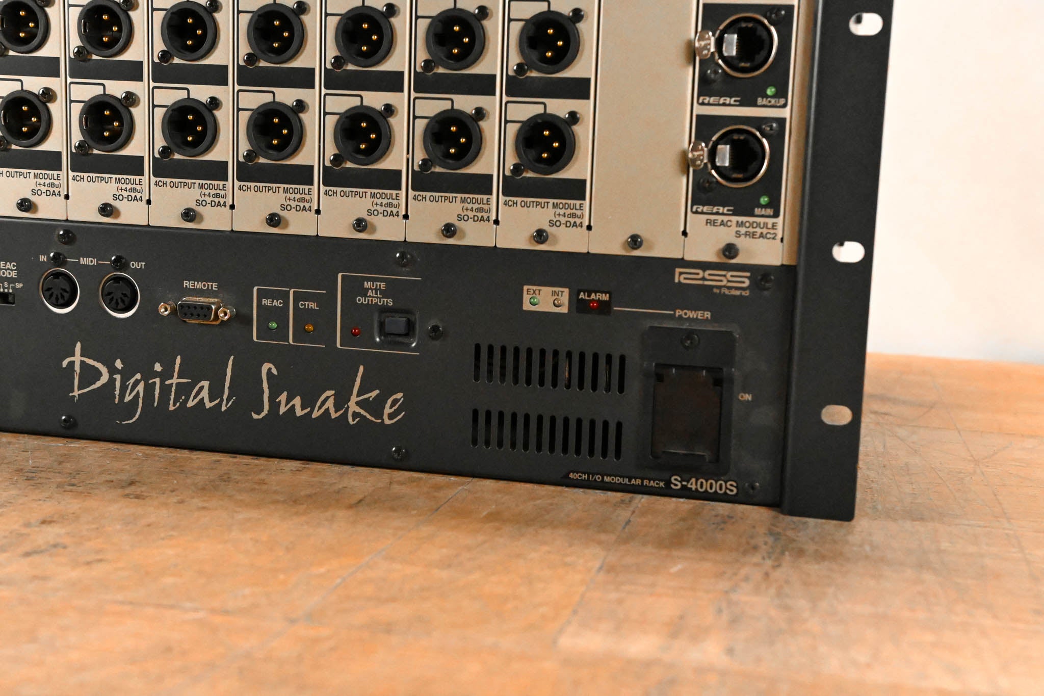 Roland S-4000S Digital Snake 40-Output Modular Stage Unit