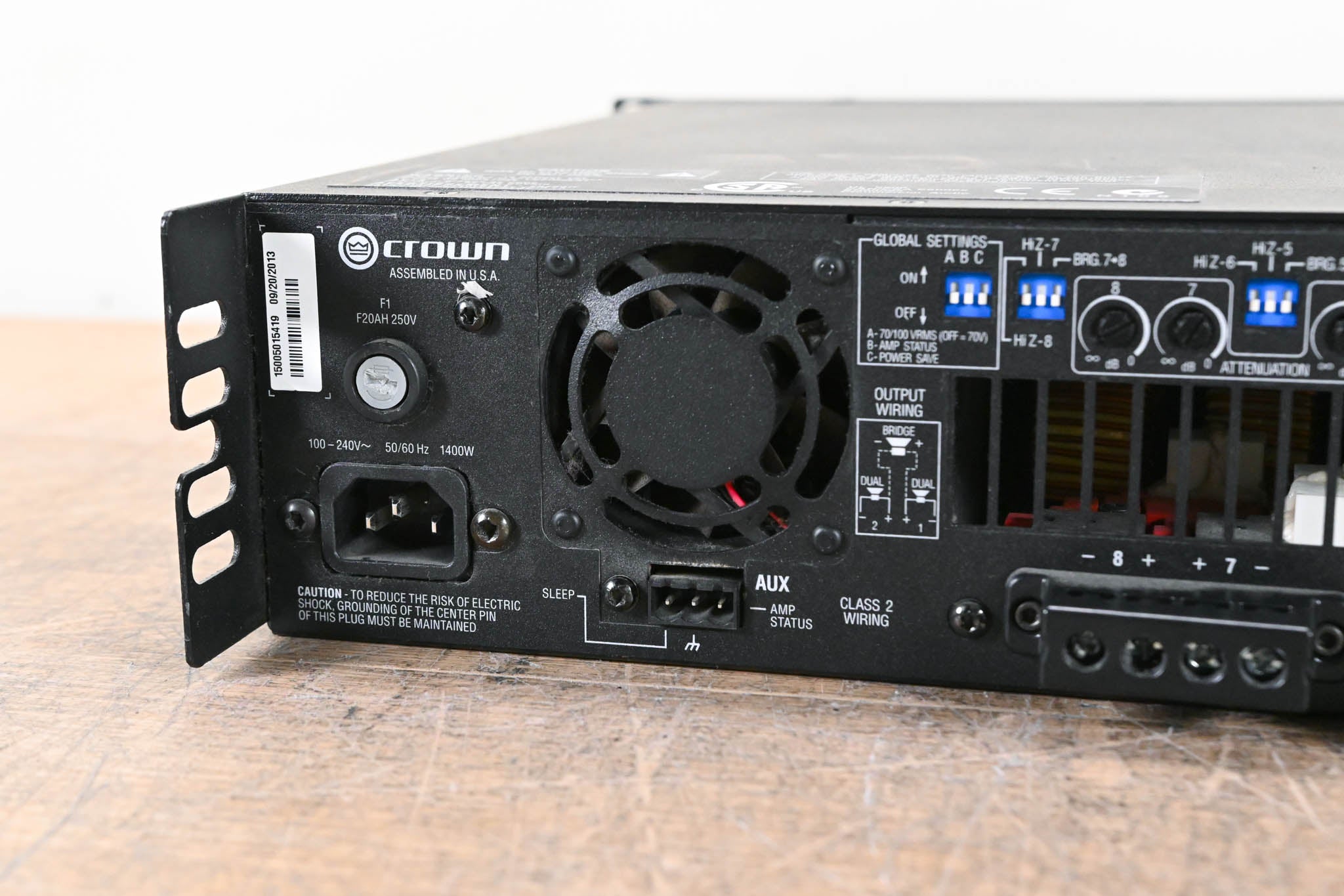 Crown DCi 8|300 DriveCore Install 8-Channel Power Amplifier