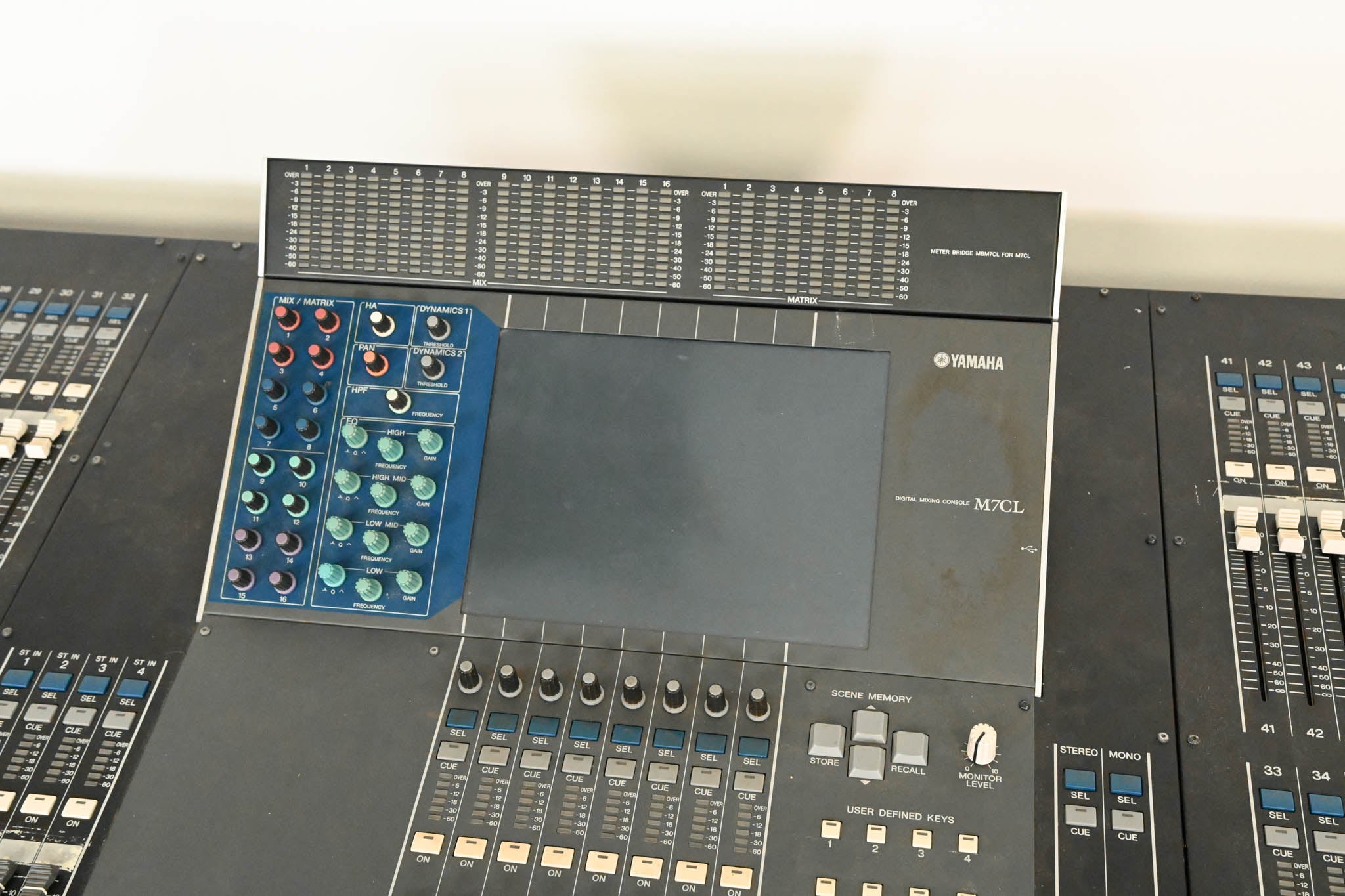 Yamaha M7CL-48 48-Channel Digital Audio Mixing Console