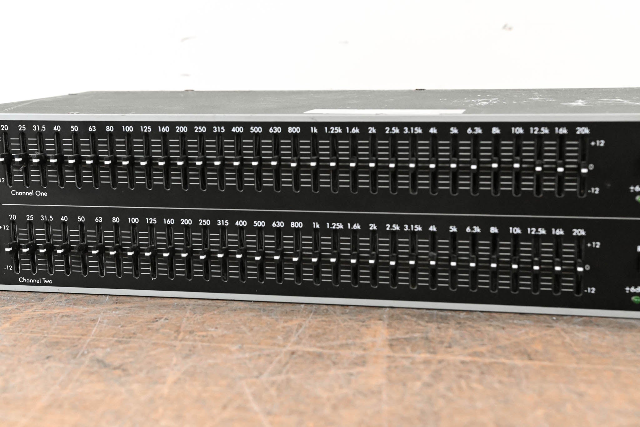 ART 355 Dual-Channel 31-Band Graphic Equalizer