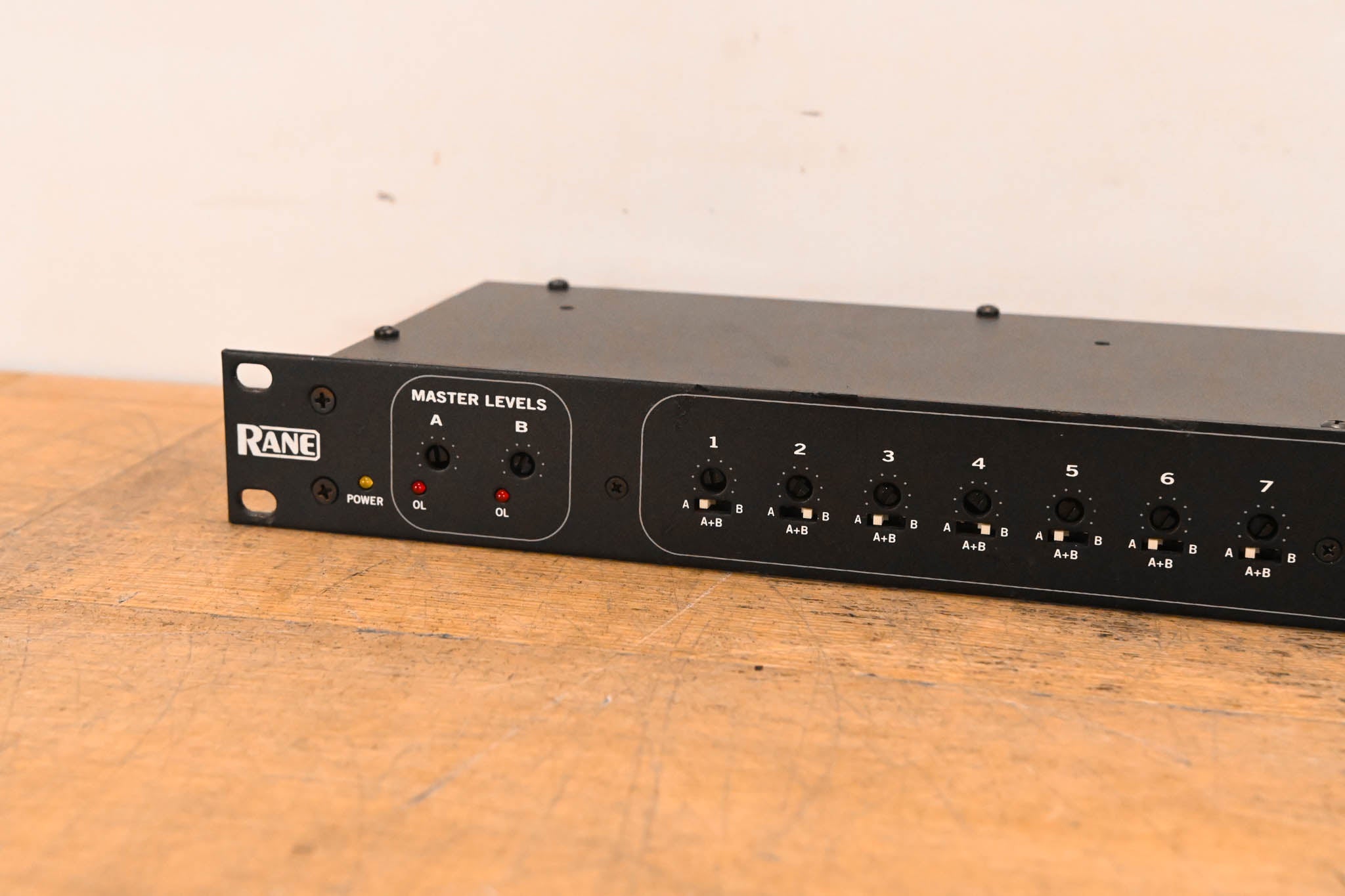 Rane DA216A 2-Input, 16-Output Distribution Line Amplifier (NO PSU)