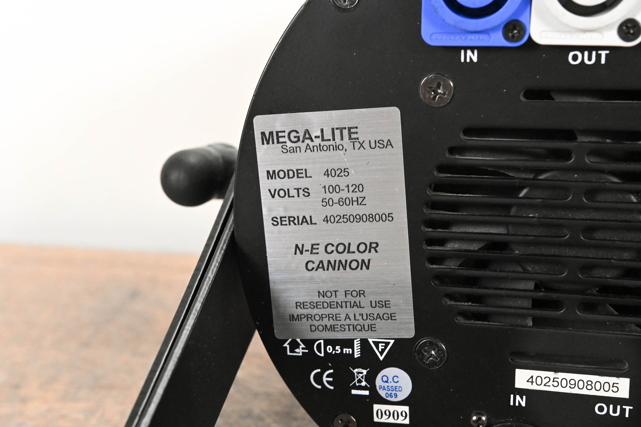 MEGA-LITE 4025 N-E Color Cannon LED Light