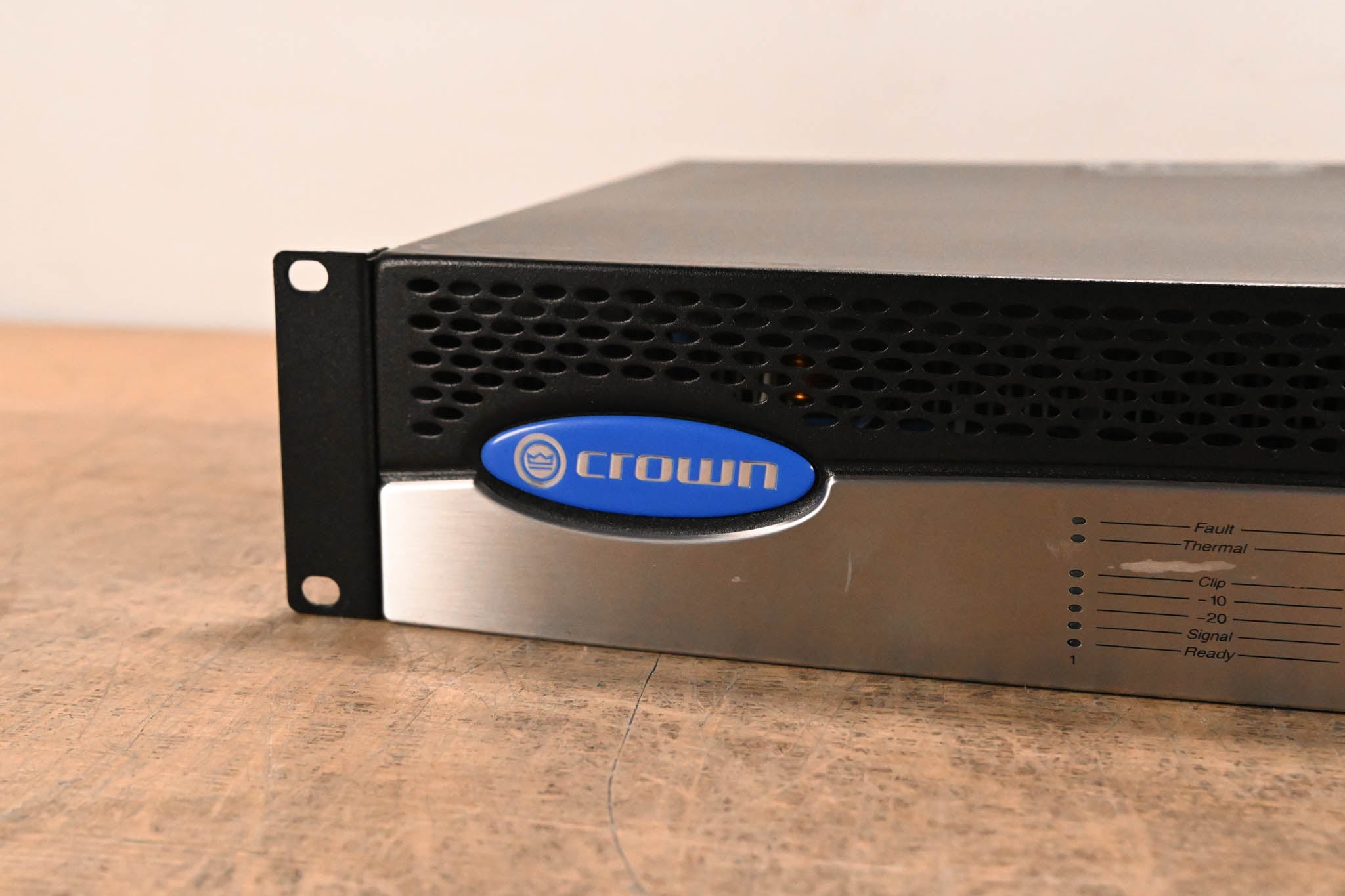 Crown CTs 600 Two-Channel 300W Power Amplifier