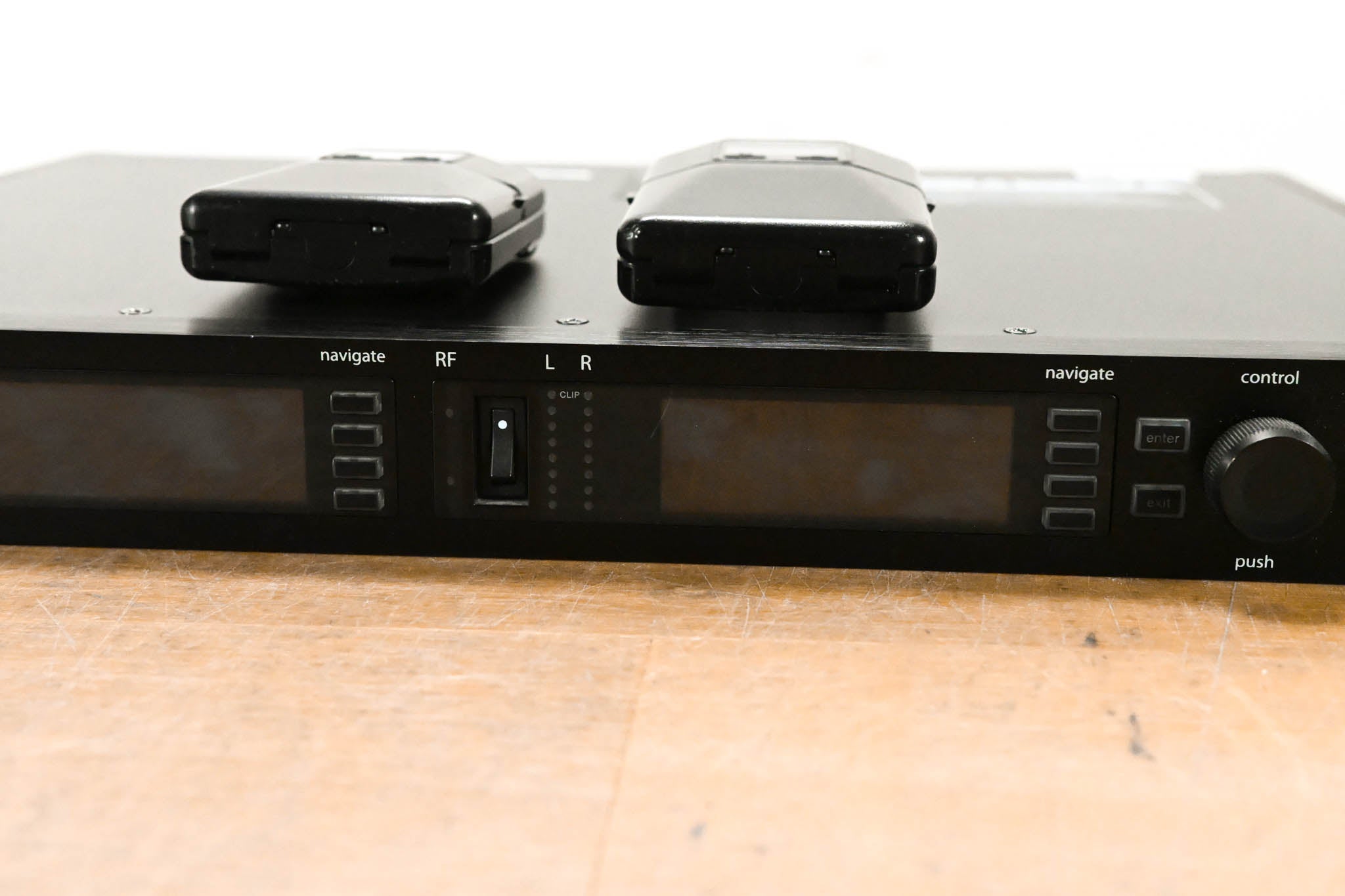 Shure PSM 1000 In-Ear Personal Monitoring System - G10 Band: 470-542 MHz