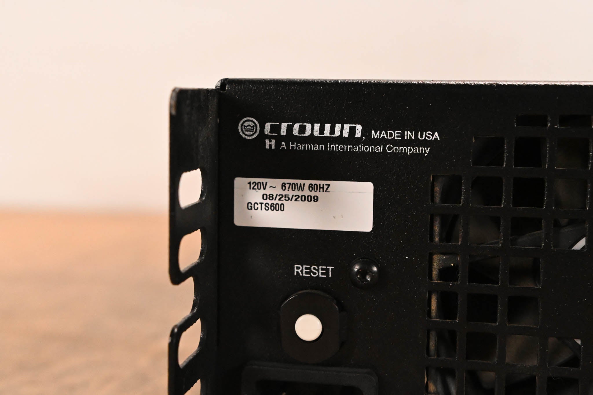 Crown CTs 600 Two-Channel 300W Power Amplifier