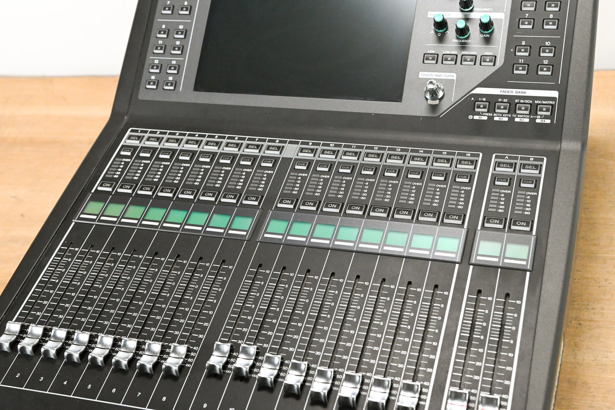 Yamaha QL1 16-Input / 8-Output Digital Mixing Console