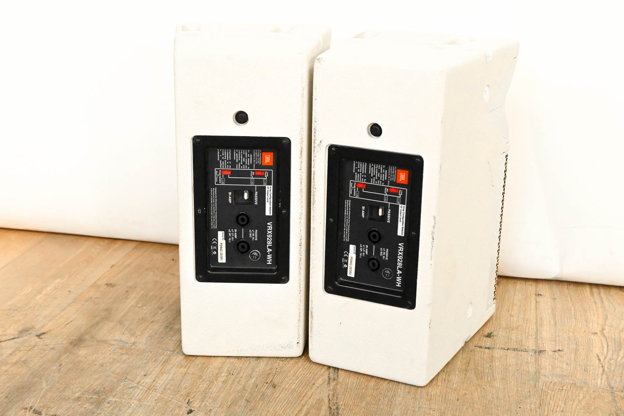 JBL VRX928LA-WH 8" Two-Way Line Array Loudspeaker System (PAIR)