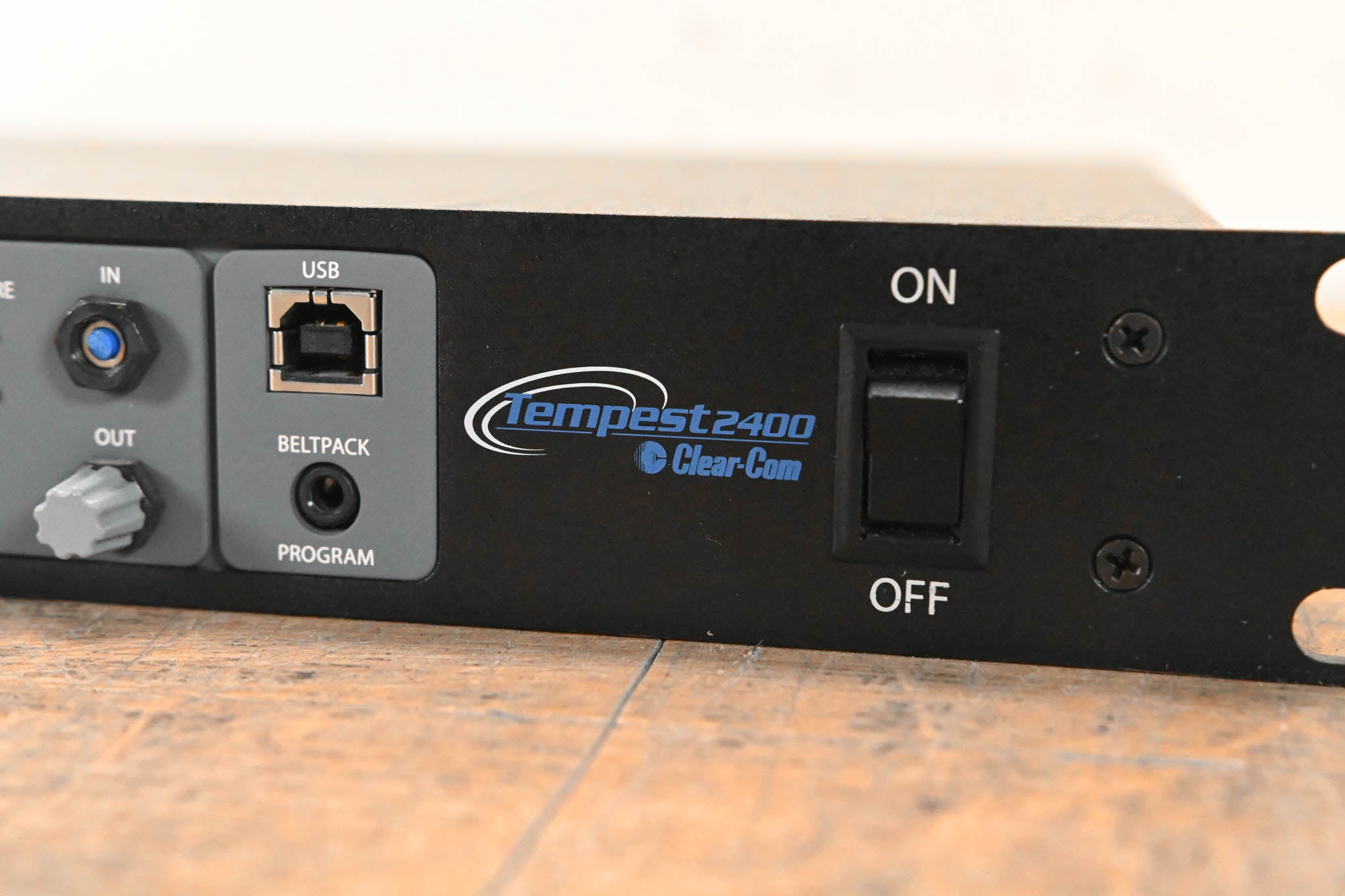 Clear-Com CM-222 Tempest 2.4 GHz 2-Channel Base Station