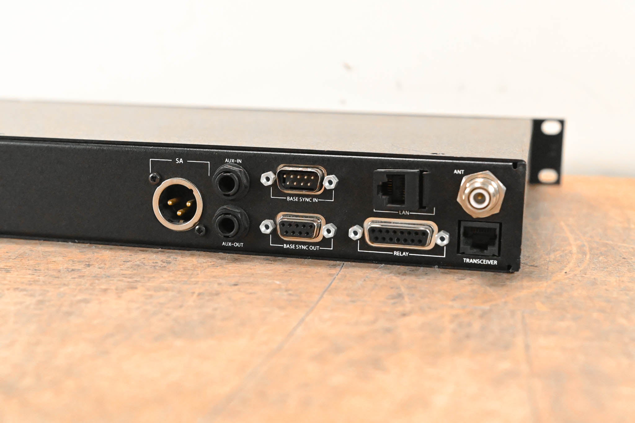 Clear-Com CM-222 Tempest 2.4 GHz 2-Channel Base Station