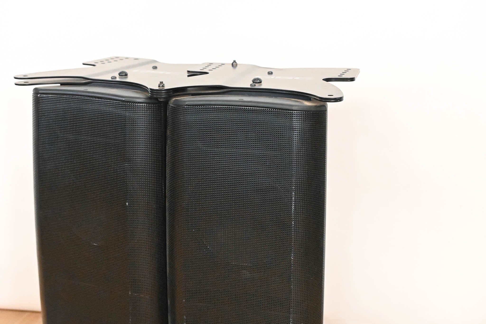 QSC WL2082-i Installation Line Array Loudspeaker (PAIR)