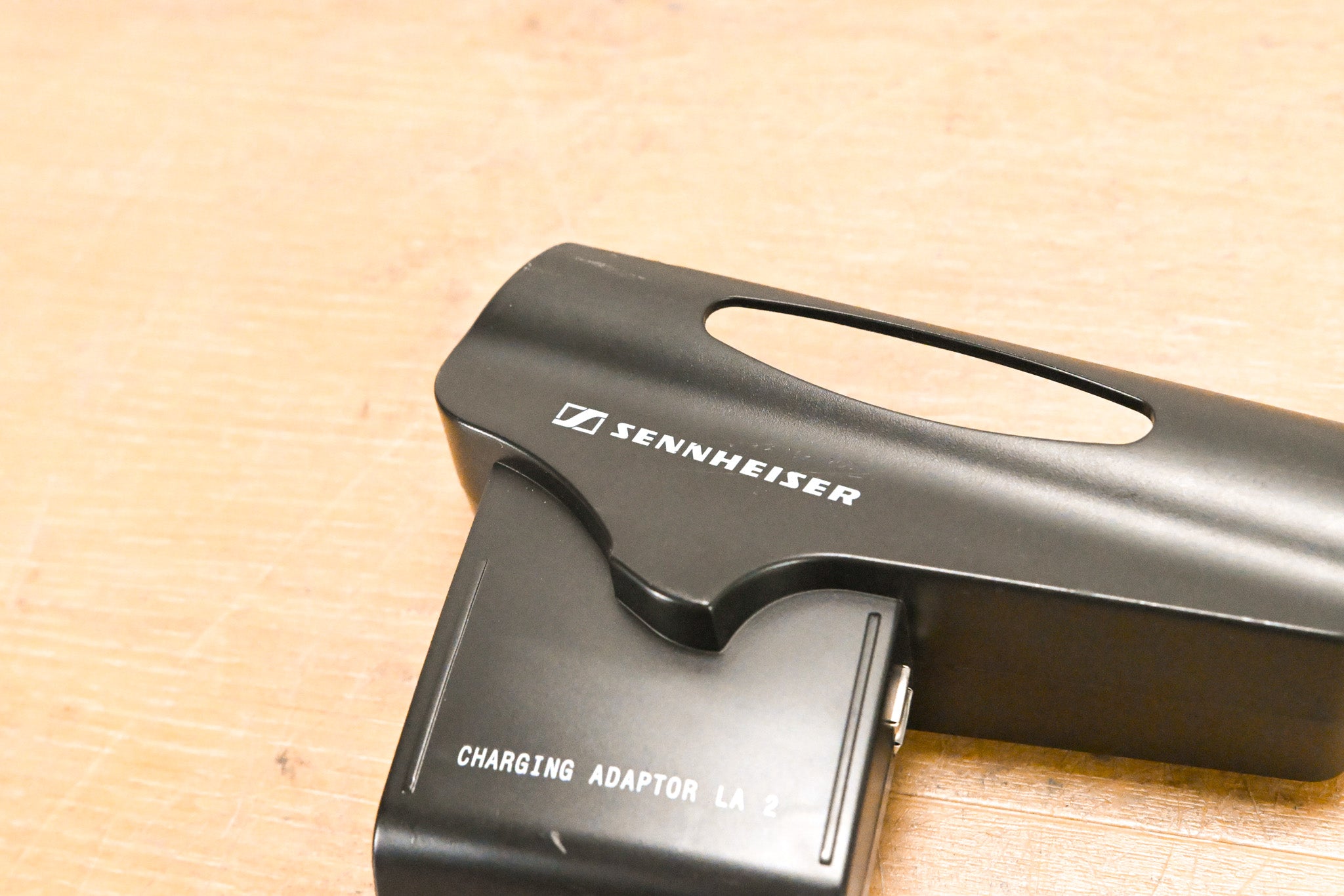 Sennheiser LA 2 Charging Adapter