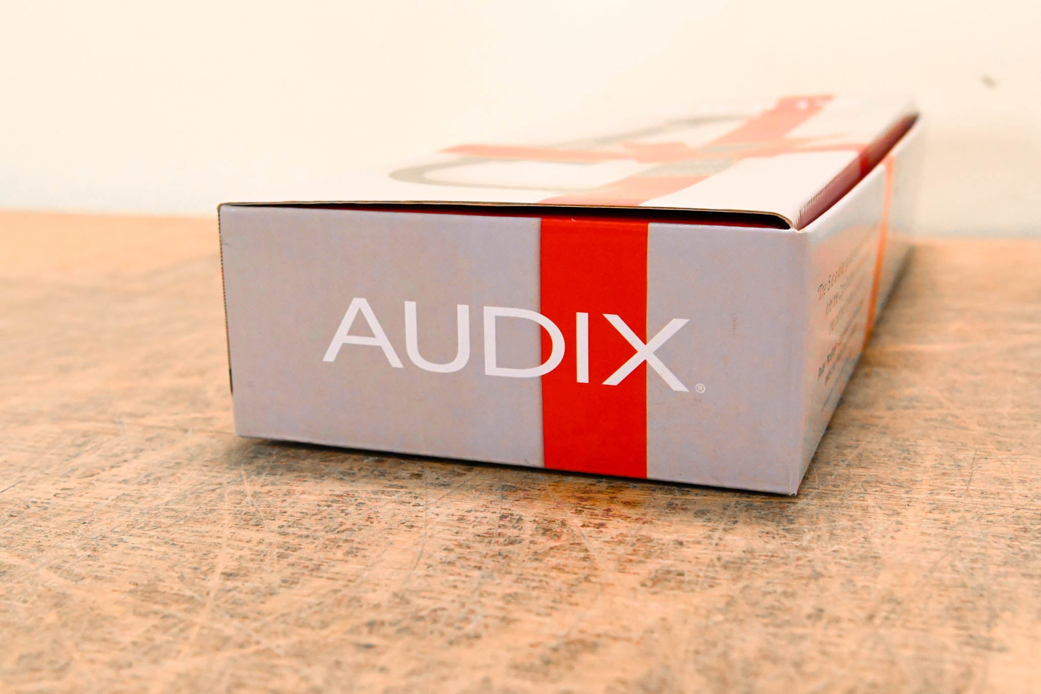 Audix i5 Cardioid Dynamic Instrument Microphone w/ CabGrabber Mic Clamp