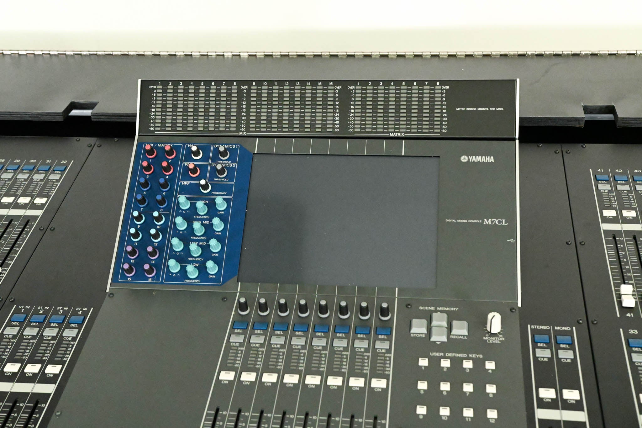 Yamaha M7CL-48 48-Channel Digital Audio Mixing Console with Road Case